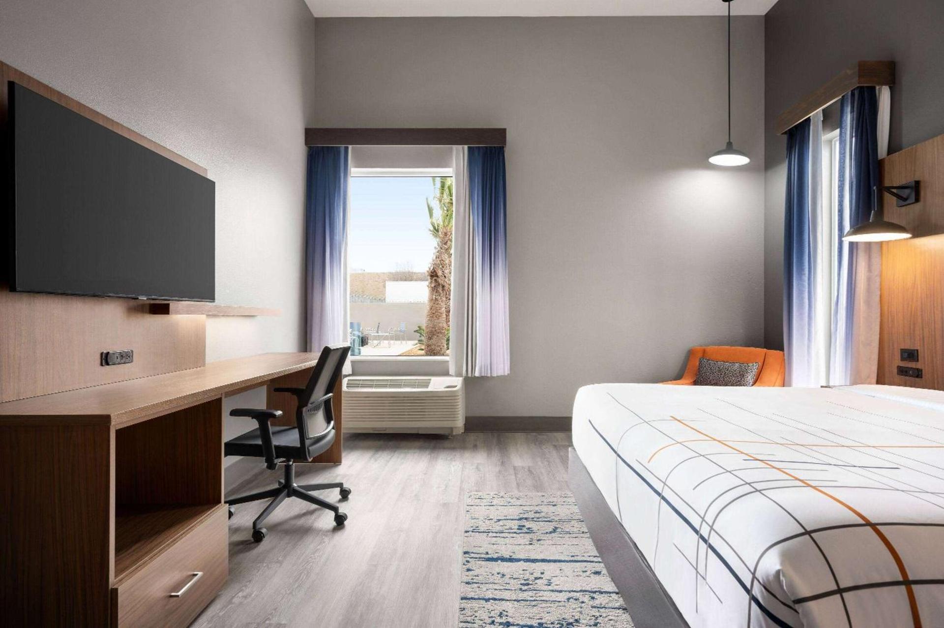 La Quinta Inn & Suites by Wyndham Del Rio photo 39