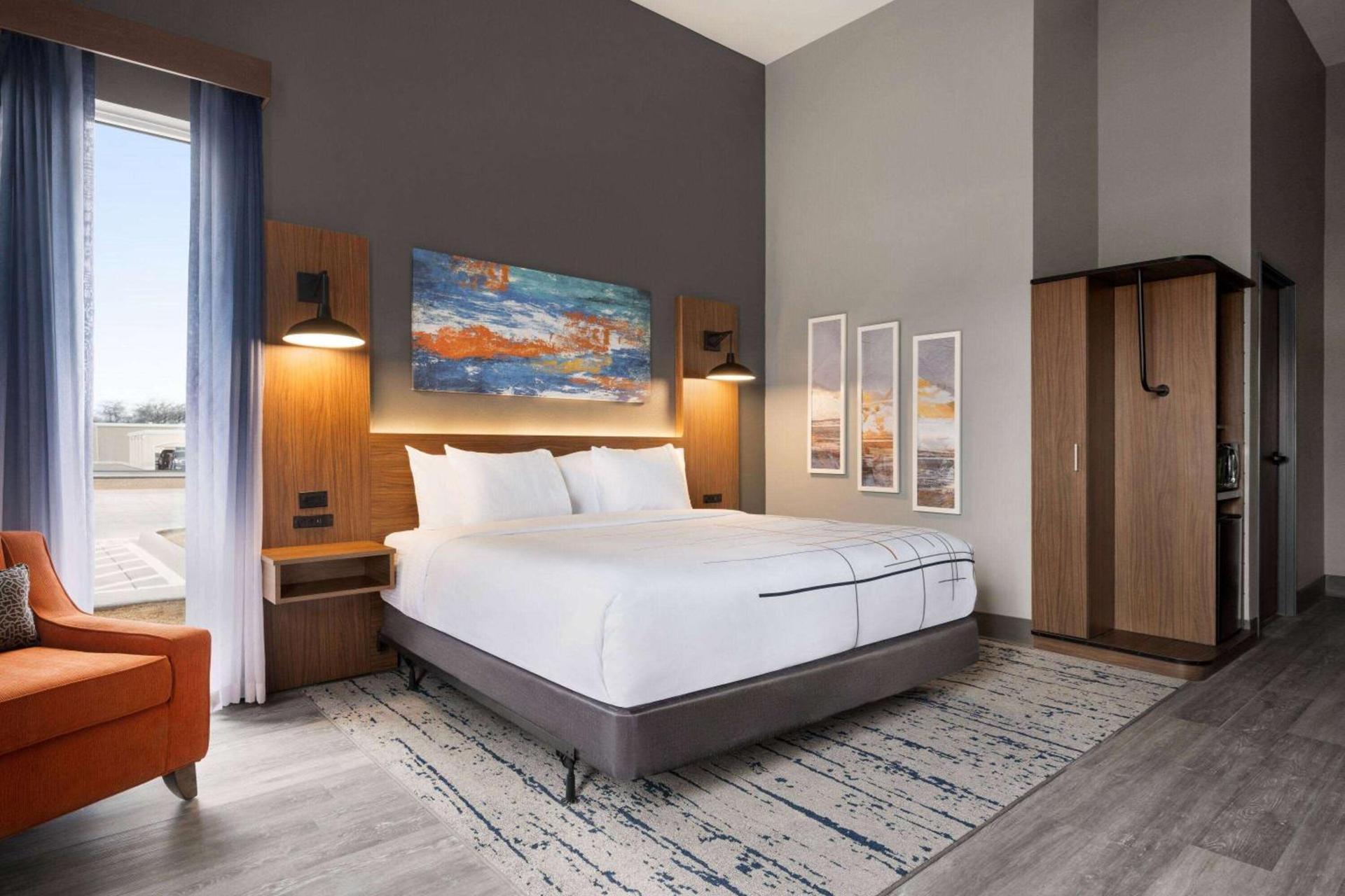 La Quinta Inn & Suites by Wyndham Del Rio photo 42