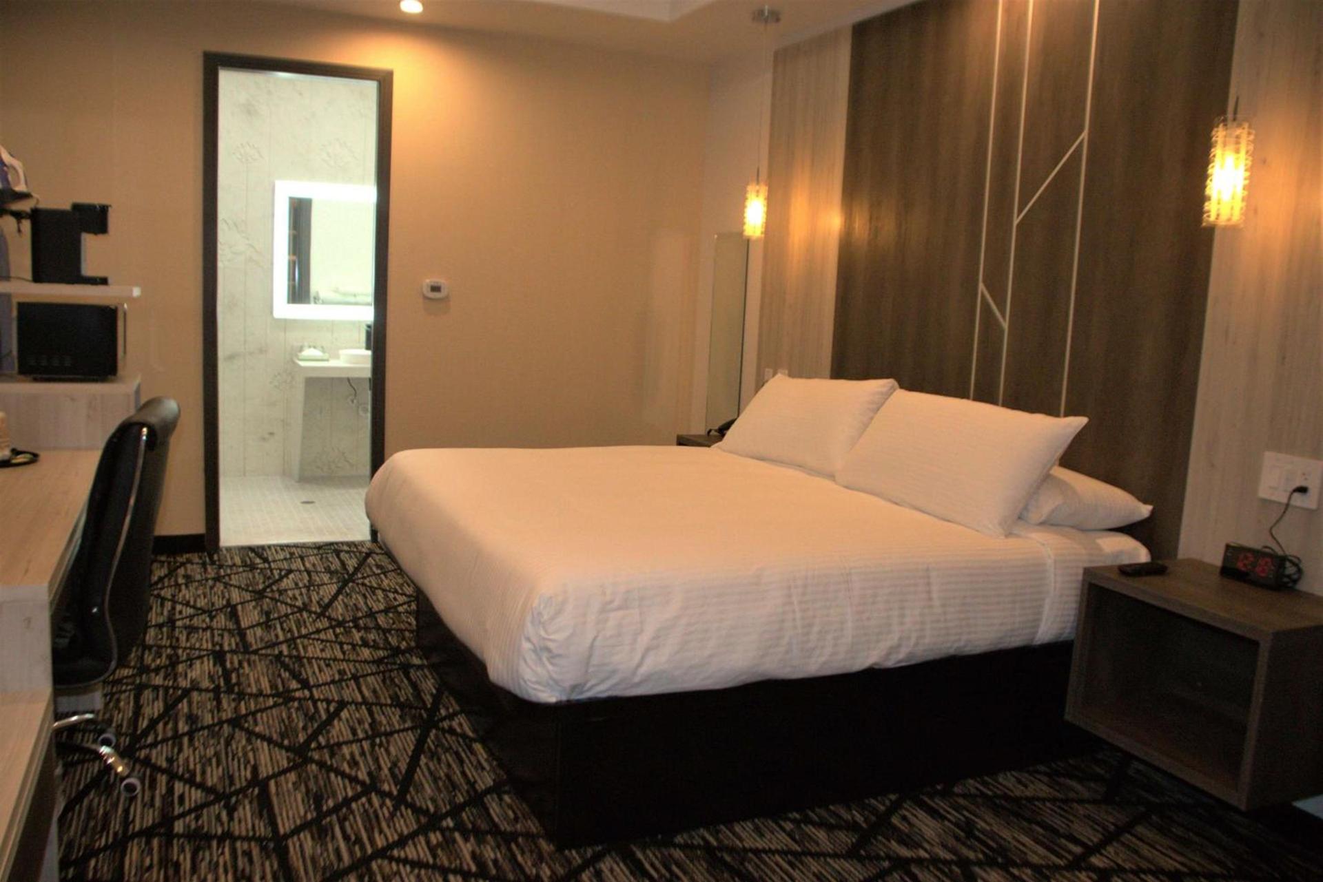 Comfeeni Inn and Suites photo 15