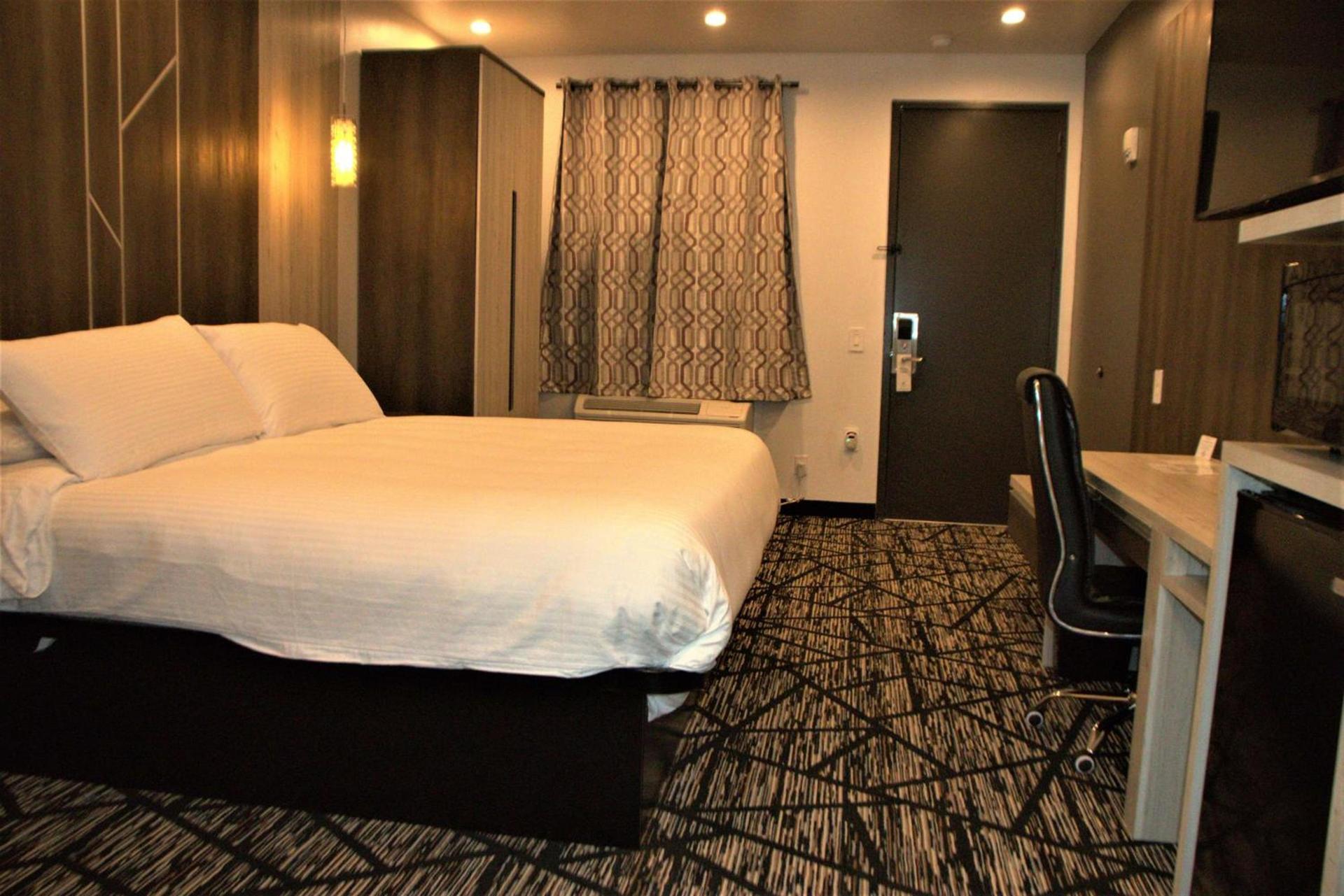 Comfeeni Inn and Suites photo 16