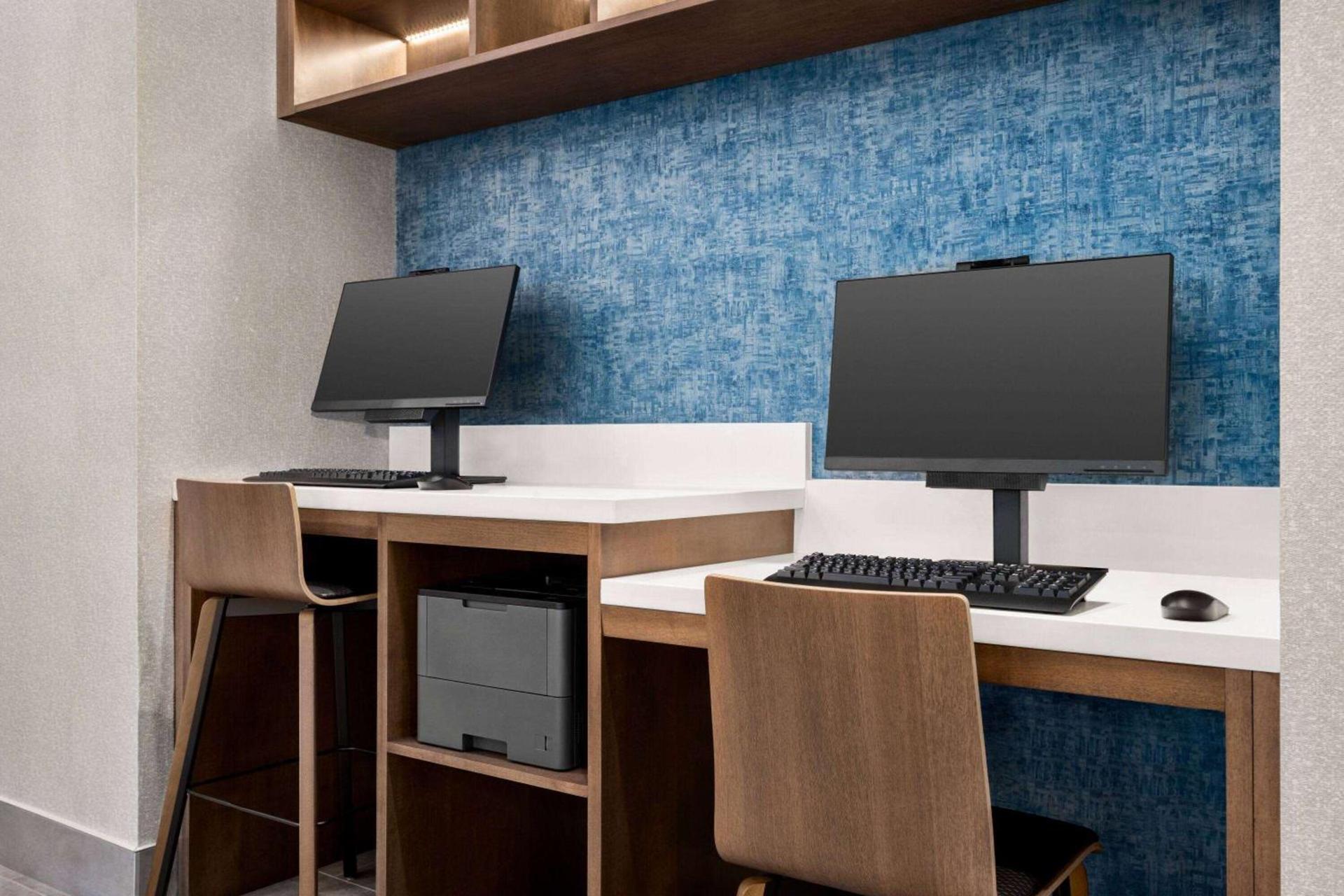 La Quinta Inn & Suites by Wyndham Del Rio photo 63