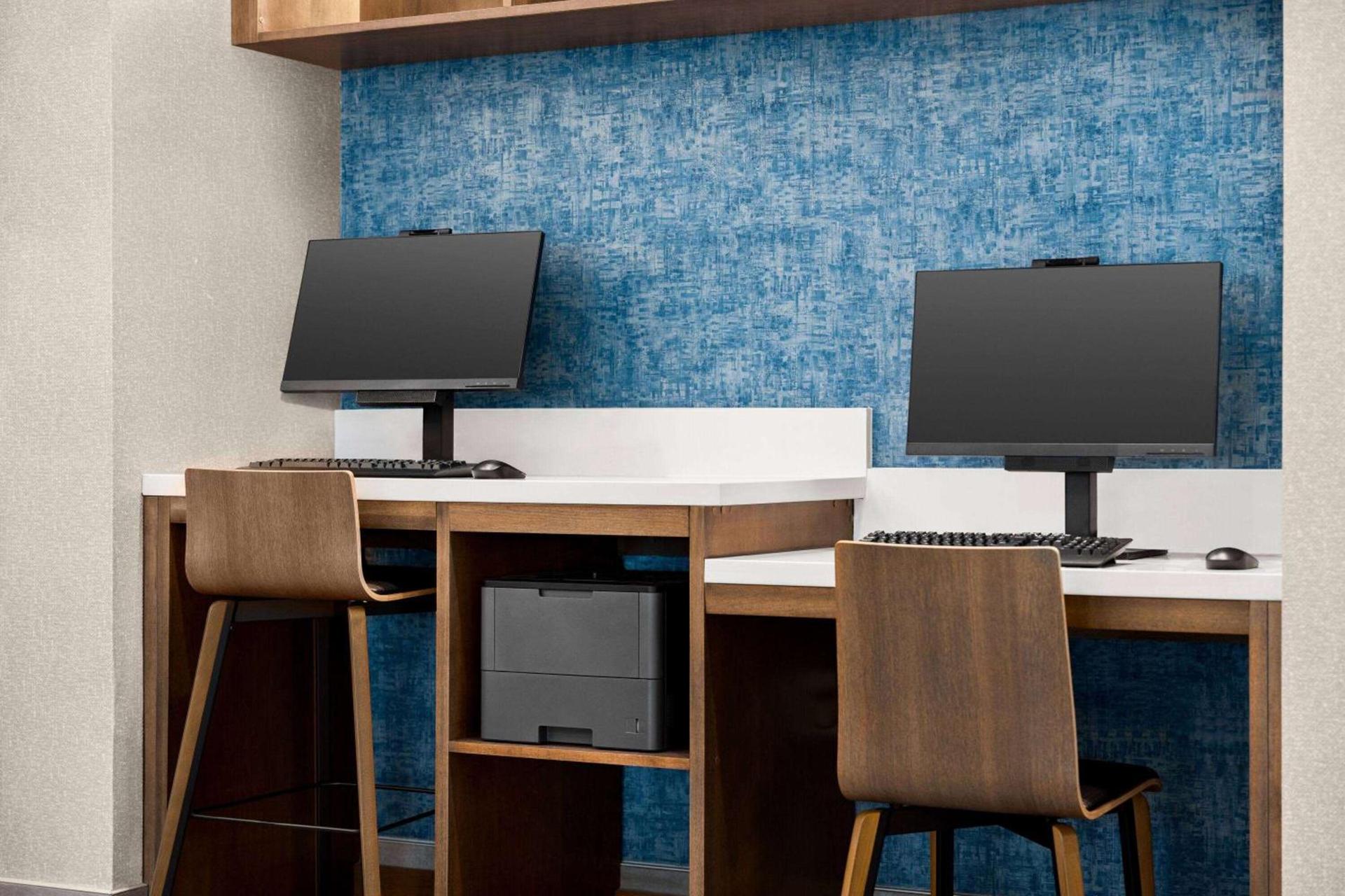 La Quinta Inn & Suites by Wyndham Del Rio photo 64