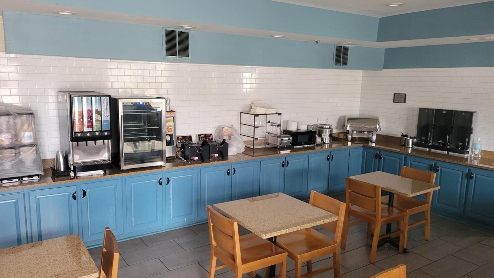 Country Inn & Suites By Radisson, McDonough, GA photo 23