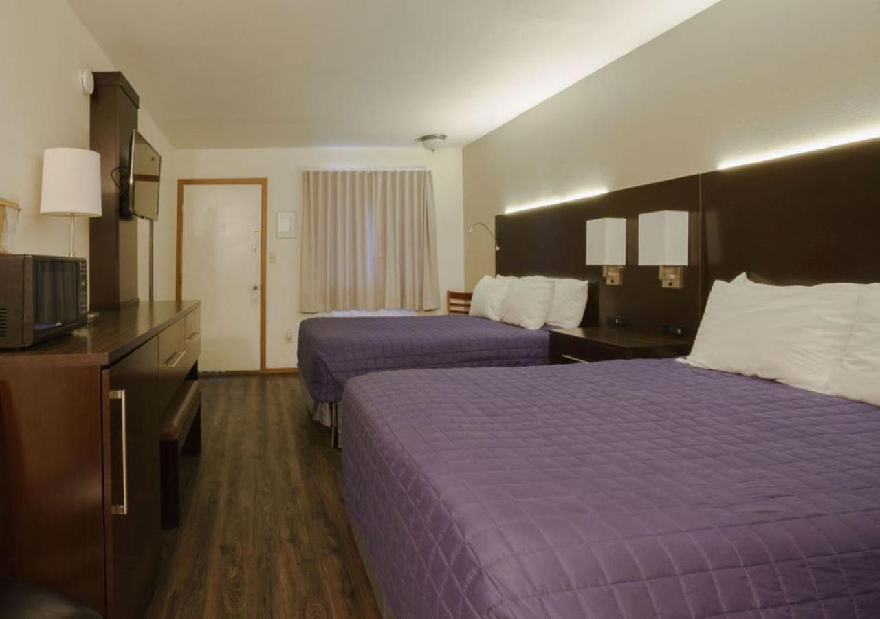 Shady Acre Inn and Suites photo 3