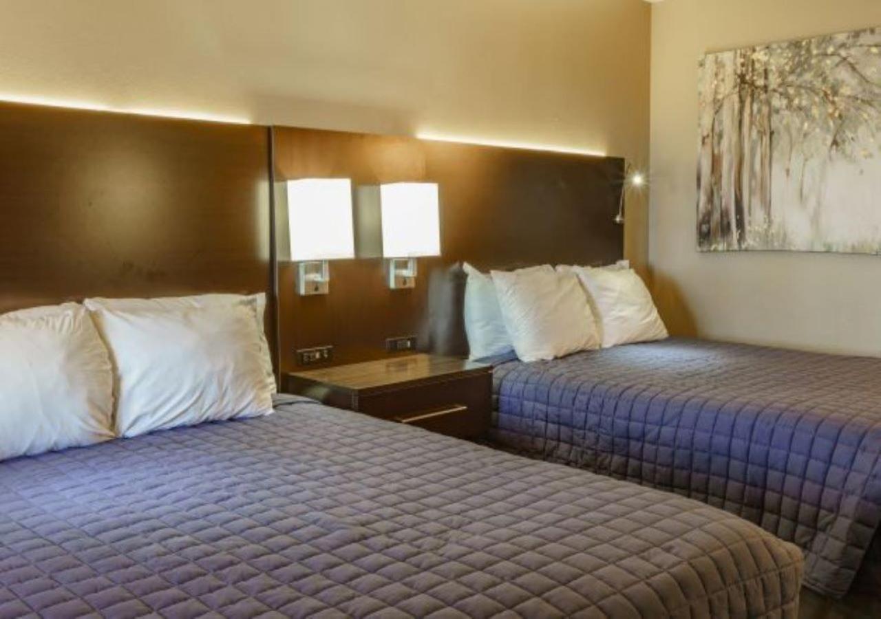 Shady Acre Inn and Suites photo 5
