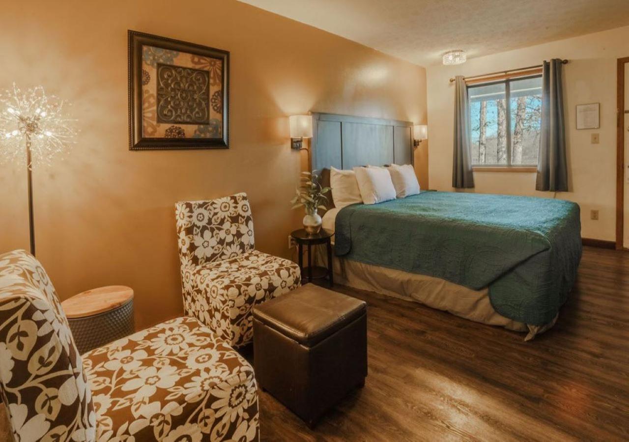 Shady Acre Inn and Suites photo 7