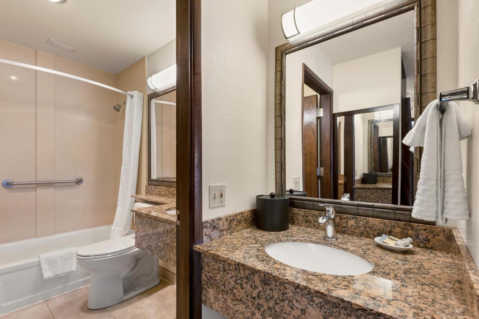 Best Western Plus Tree House photo 38