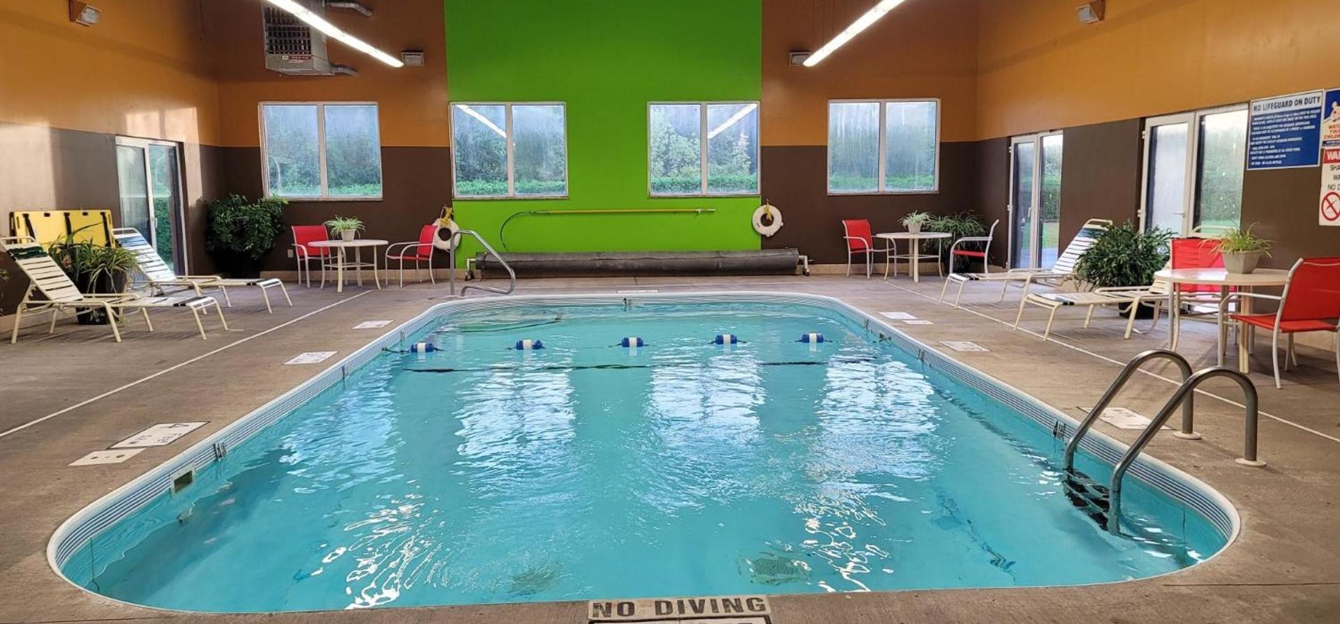 Super 8 by Wyndham Plattsburgh photo 50