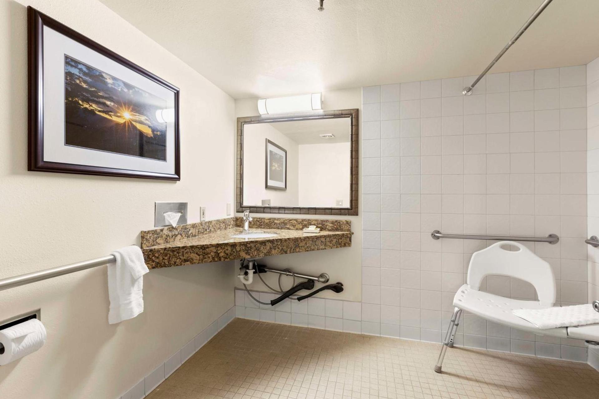 Best Western Plus Tree House photo 69