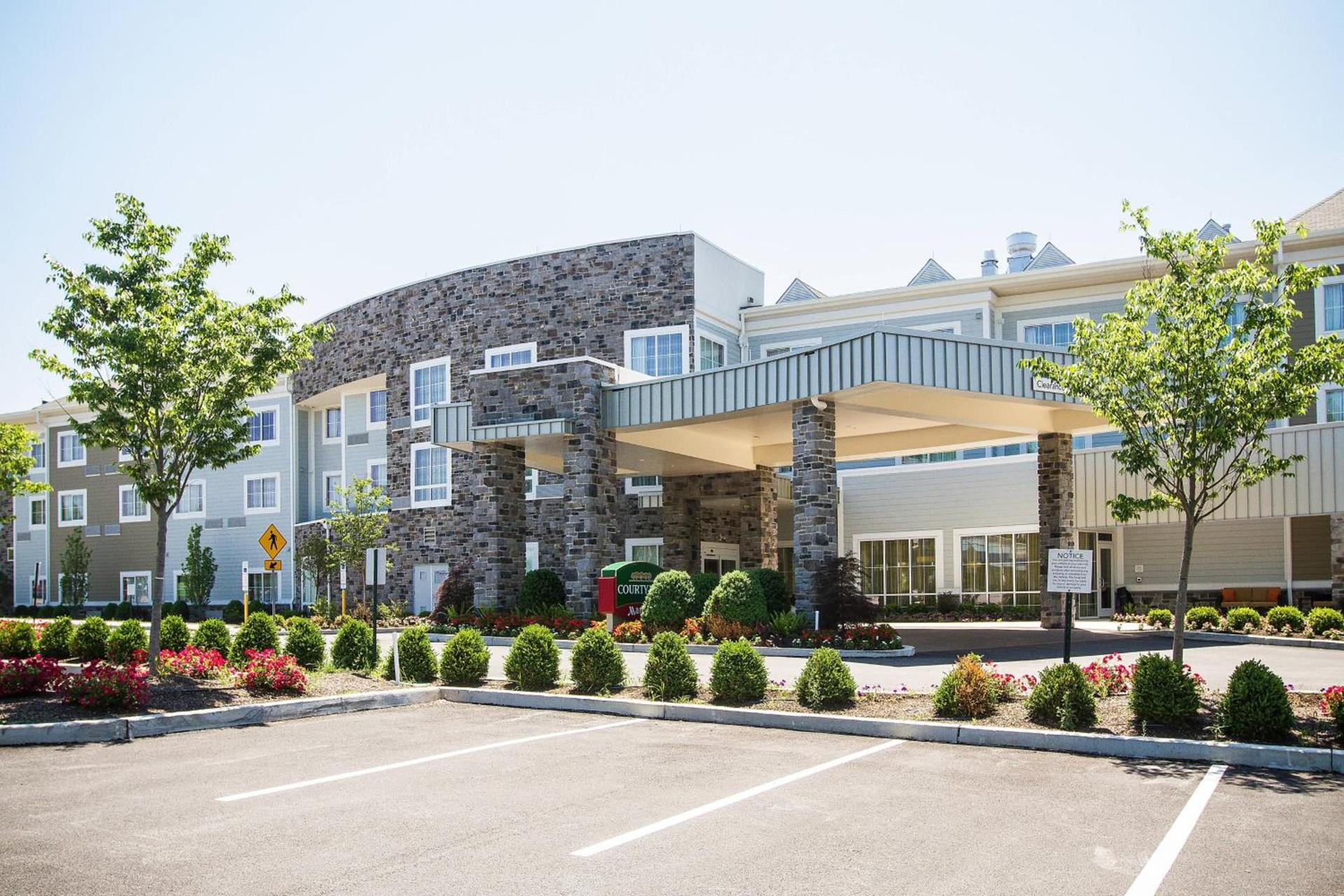 Courtyard by Marriott Philadelphia Springfield photo 1