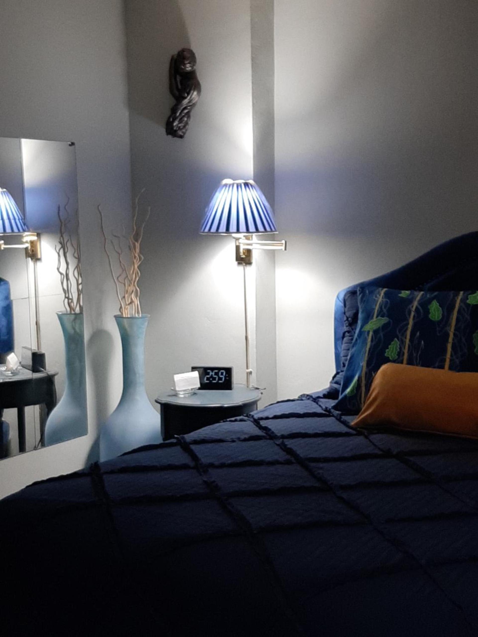 HARRY'S MAN CAVE - A Vintage Motel on the Historic 395 route - The New Star Motel Experience photo 12