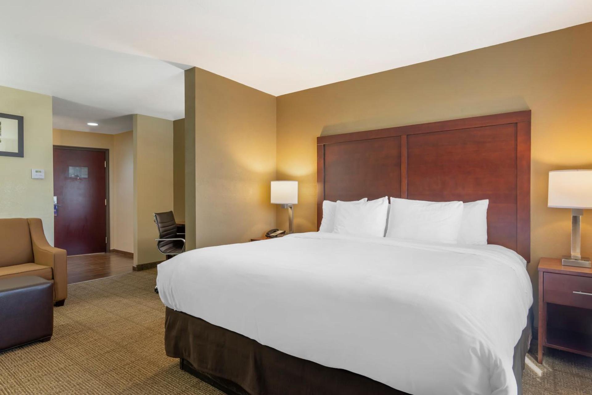 Comfort Suites Locust Grove Atlanta South photo 16