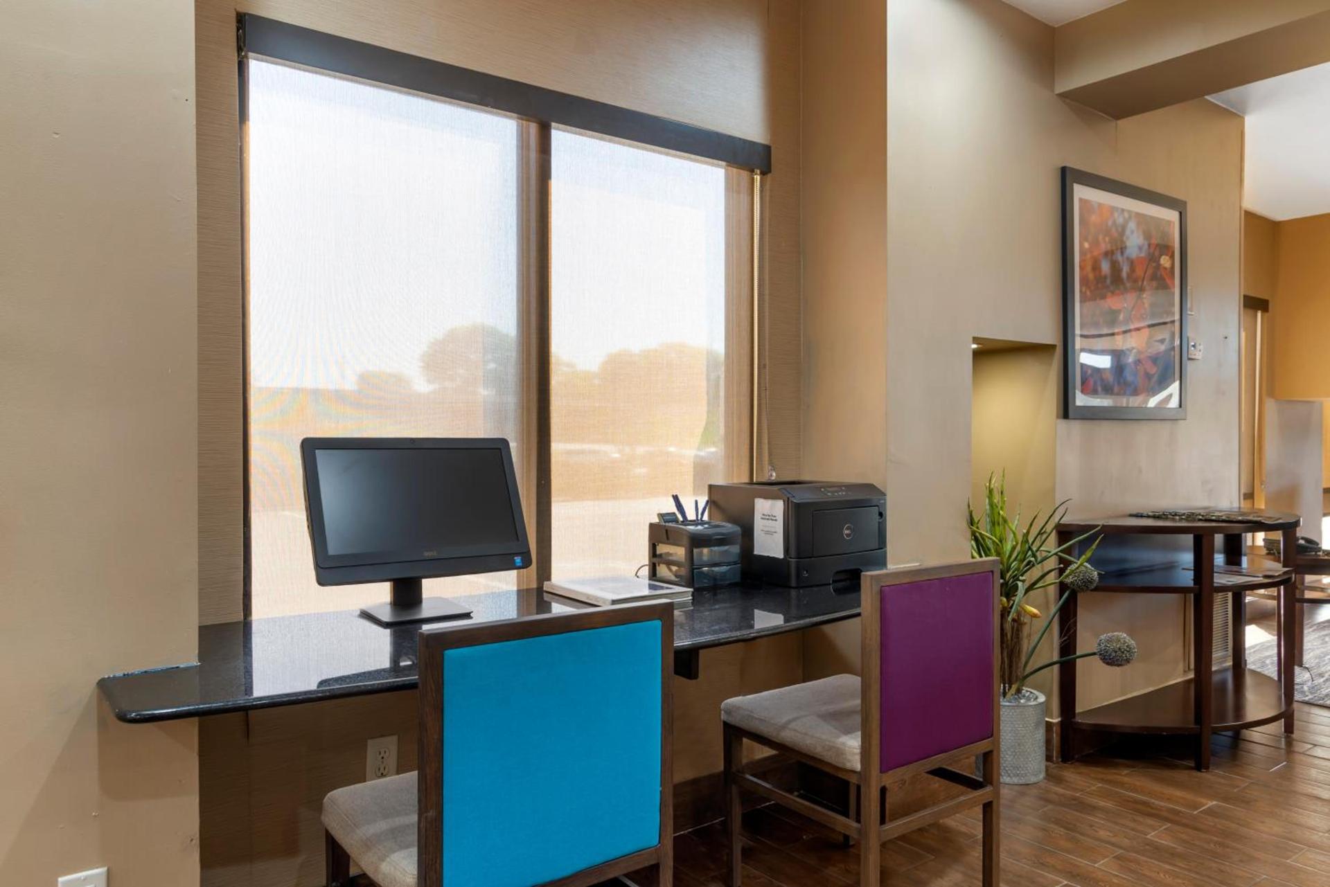Comfort Suites Locust Grove Atlanta South photo 28