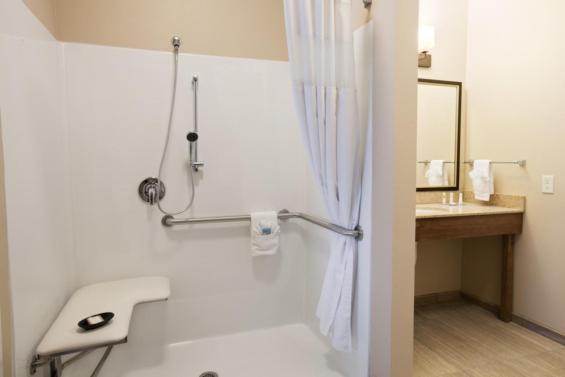 Baymont Inn & Suites by Wyndham Odessa photo 8