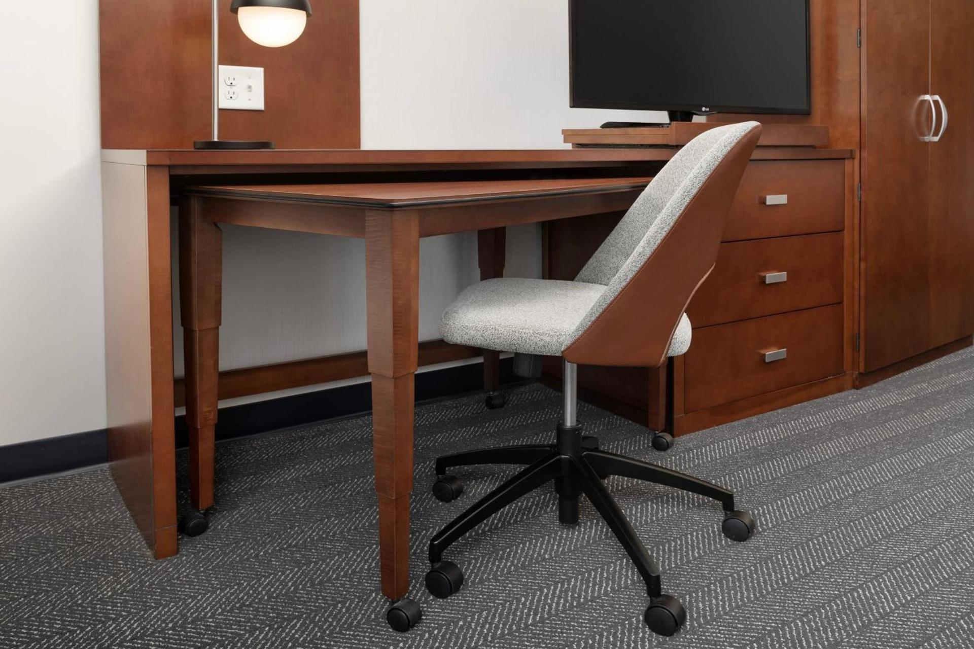 Courtyard By Marriott Little Rock North photo 14