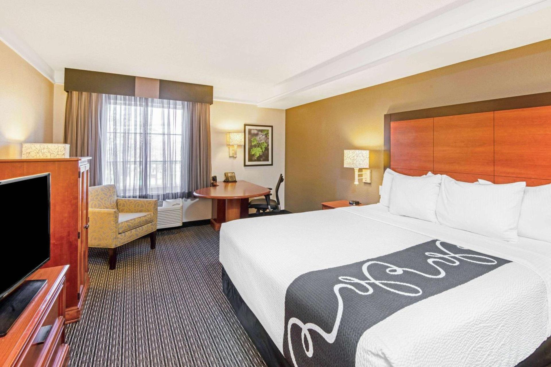 La Quinta by Wyndham San Antonio Airport photo 12