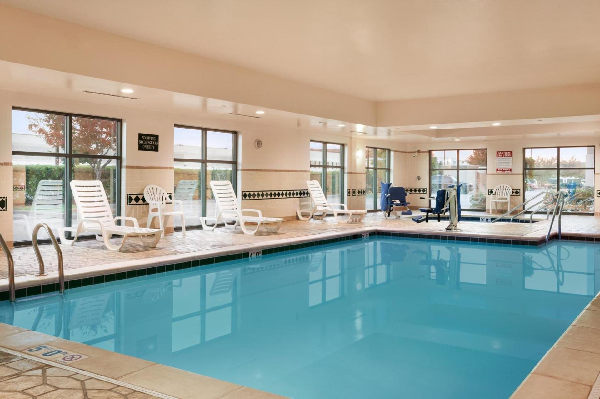 Wingate by Wyndham Chesapeake photo 4