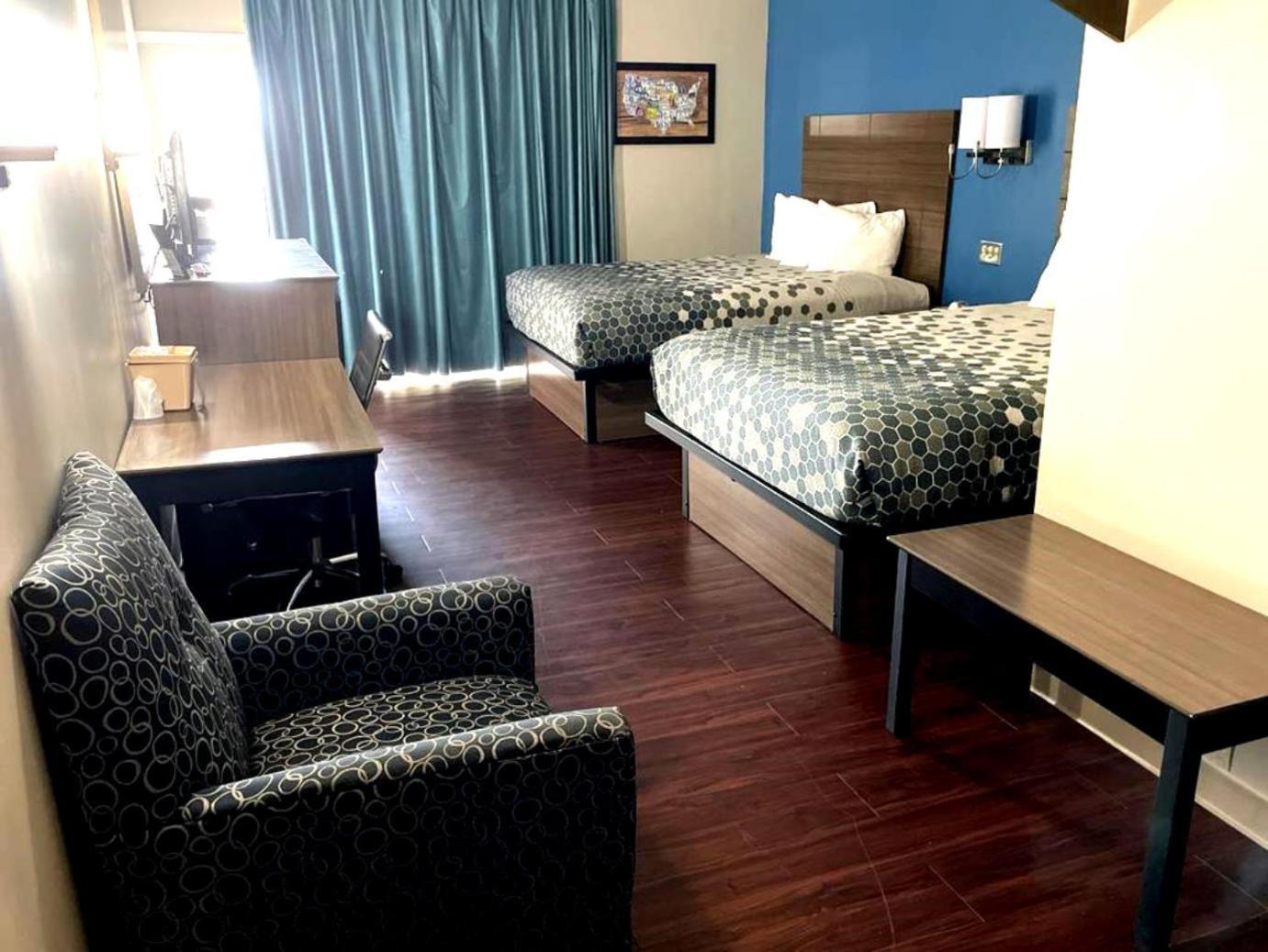 Baymont by Wyndham Bay City photo 31