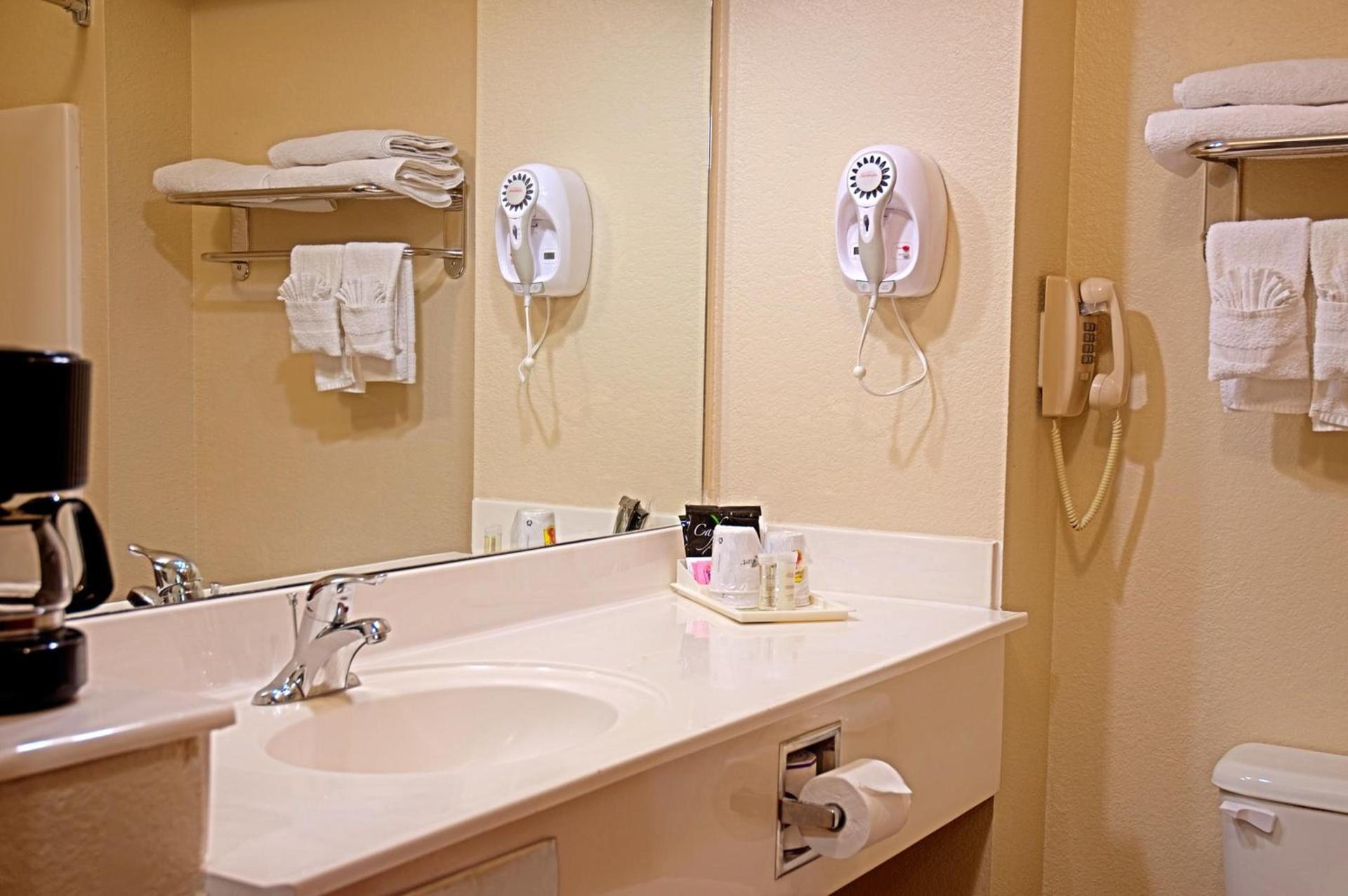 Super 8 by Wyndham Irving/DFW Apt/North photo 41