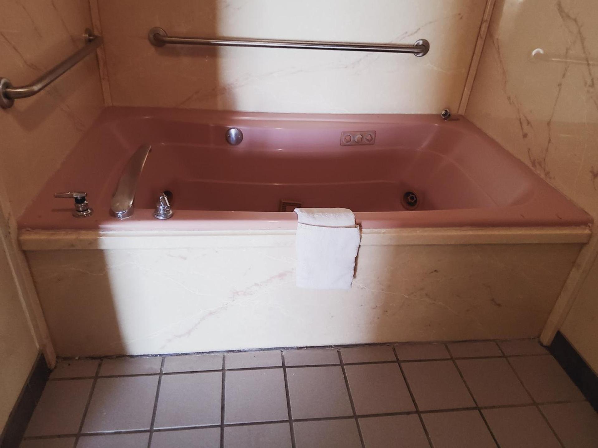 Budget Inn photo 2