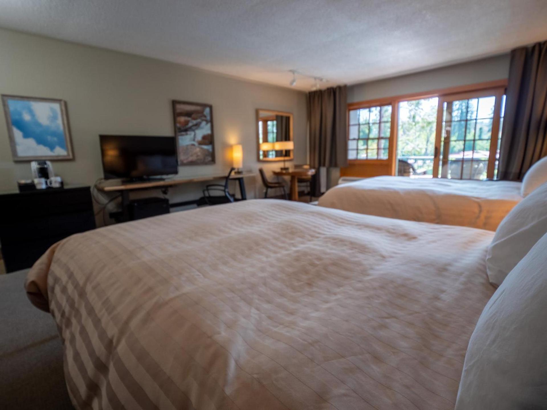 The Lodge at Riverside photo 52