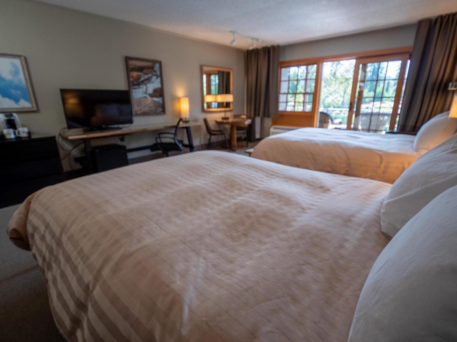 The Lodge at Riverside photo 54
