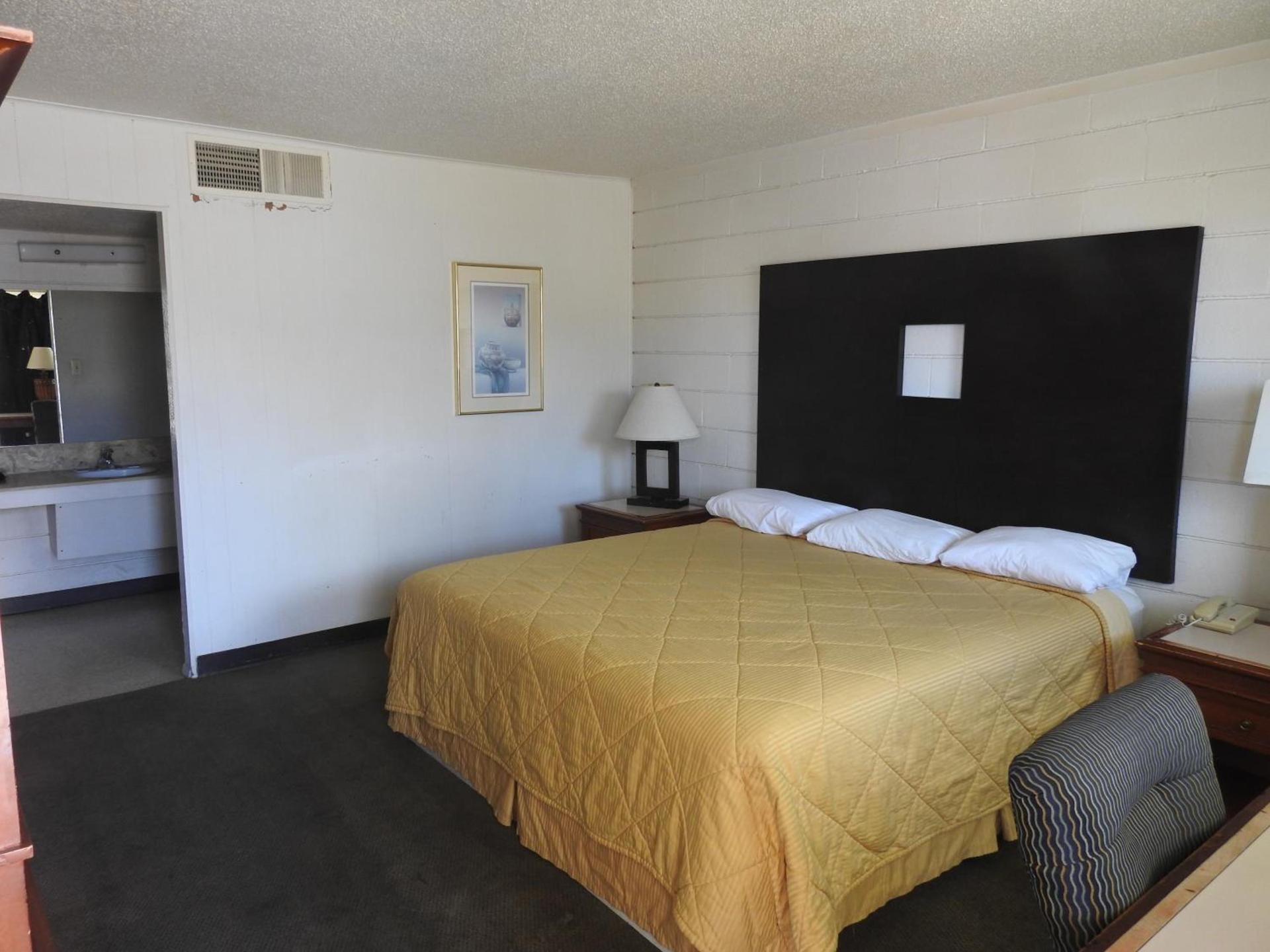 Economy Inn photo 28