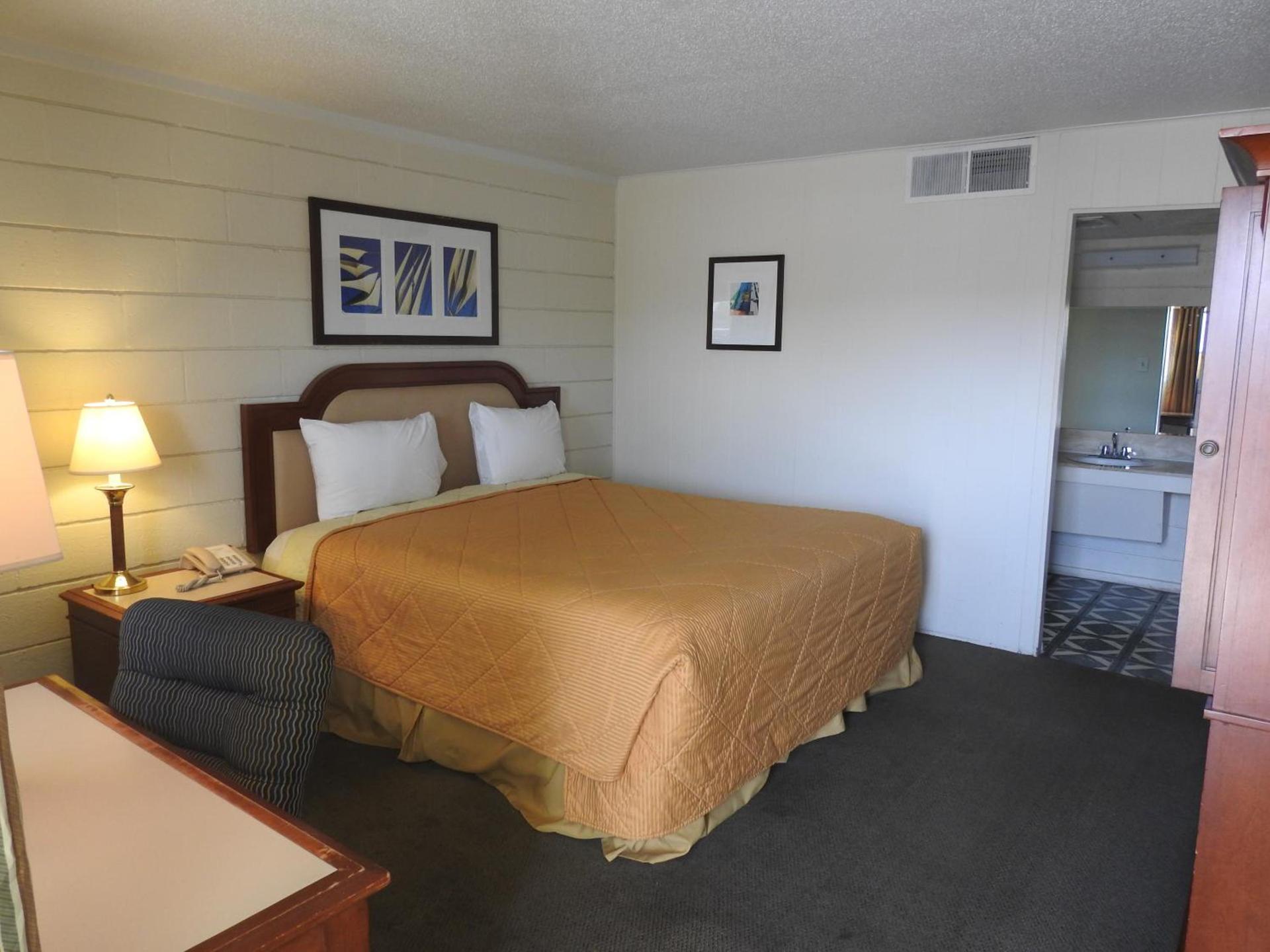 Economy Inn photo 35