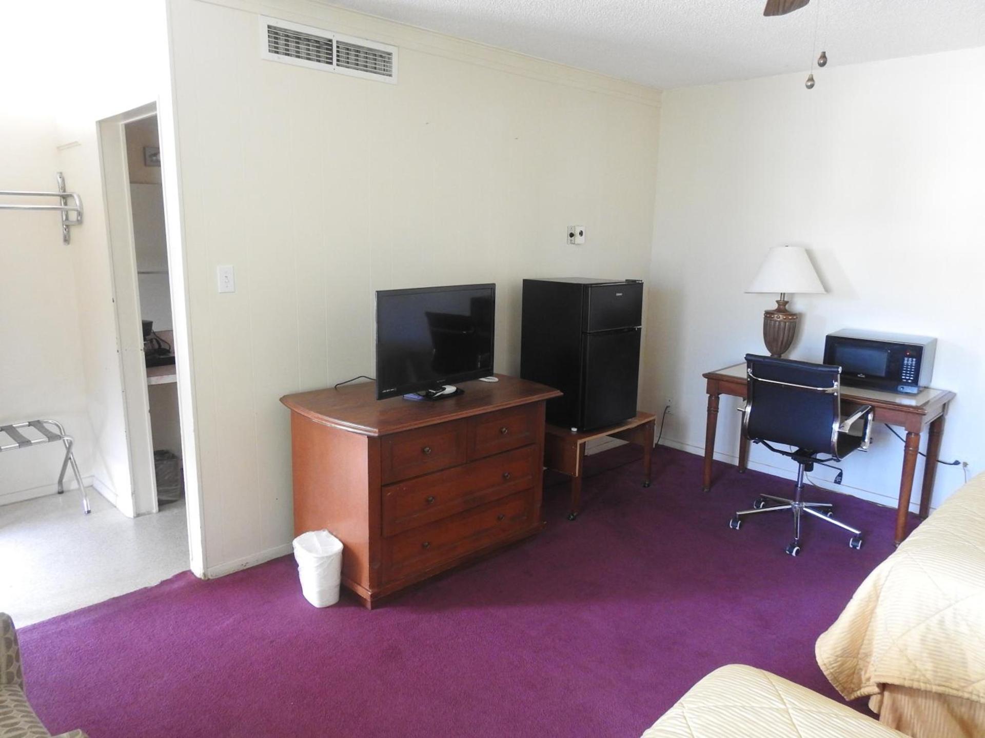 Economy Inn photo 39