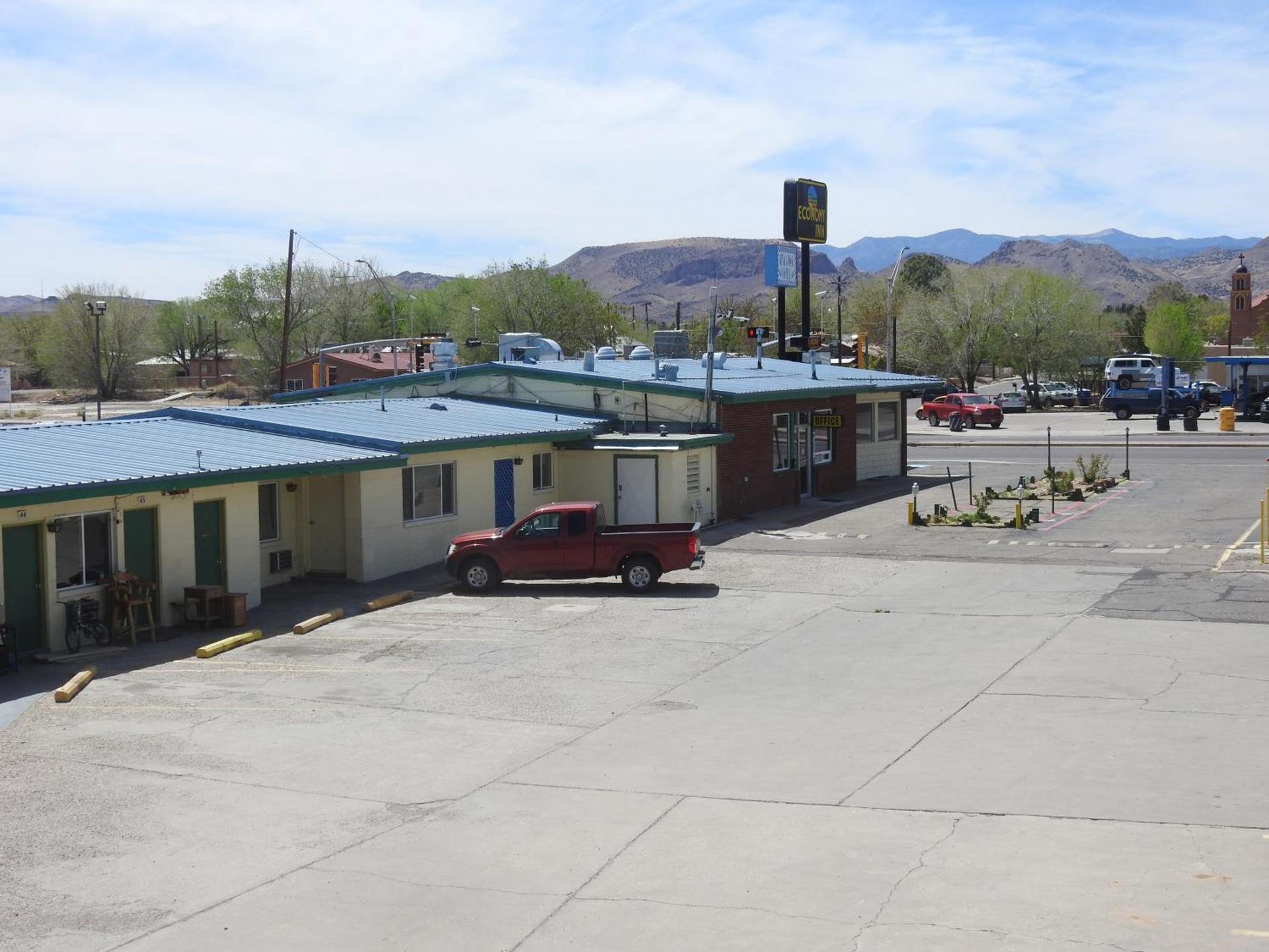 Economy Inn photo 42