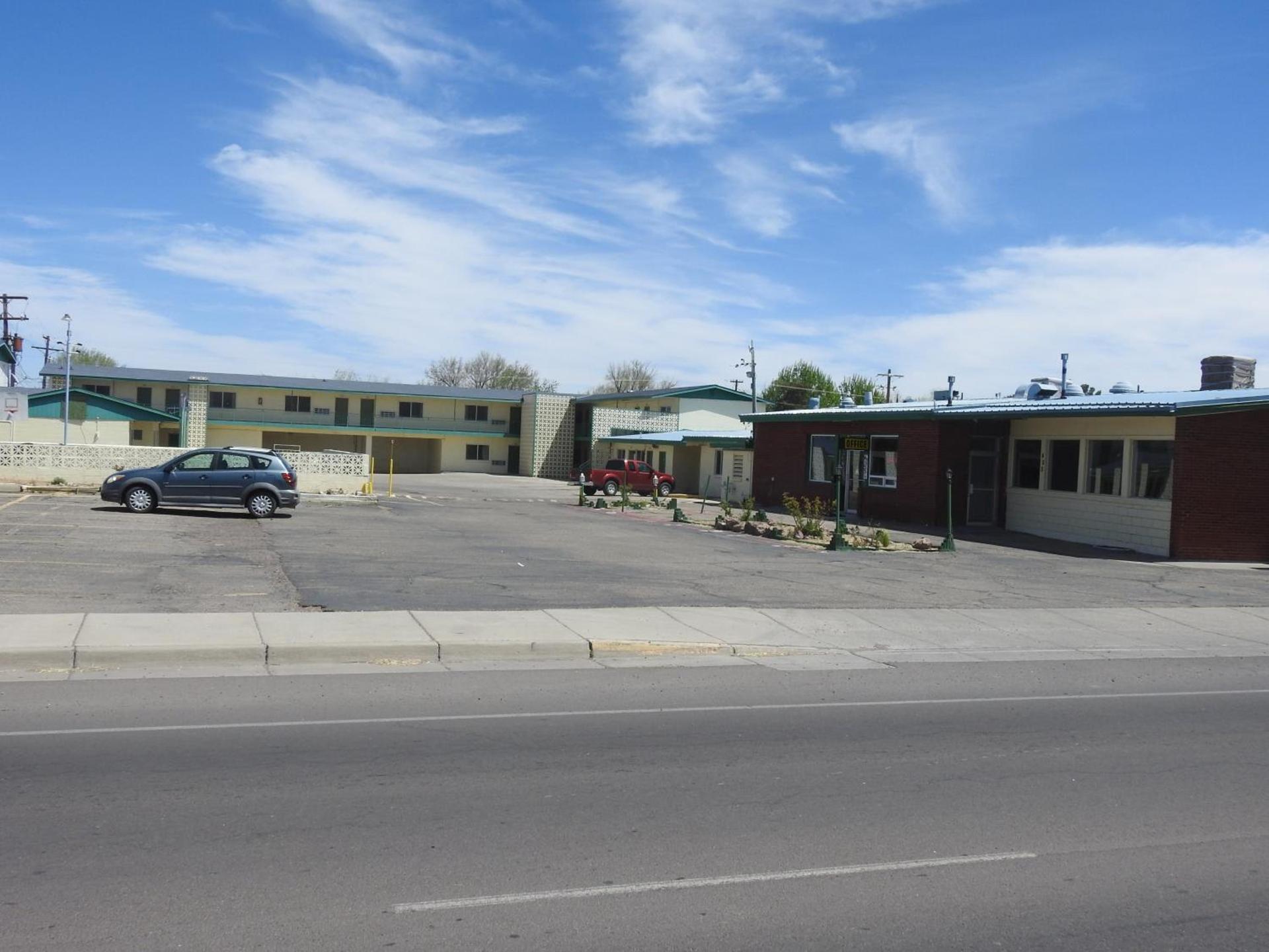 Economy Inn photo 43