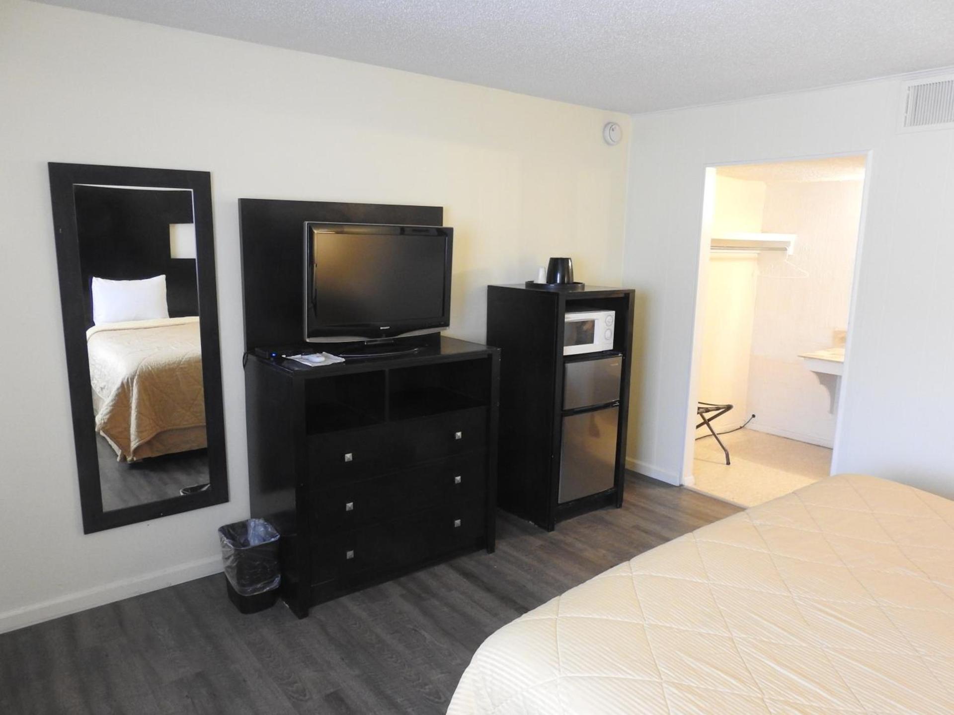 Economy Inn photo 30