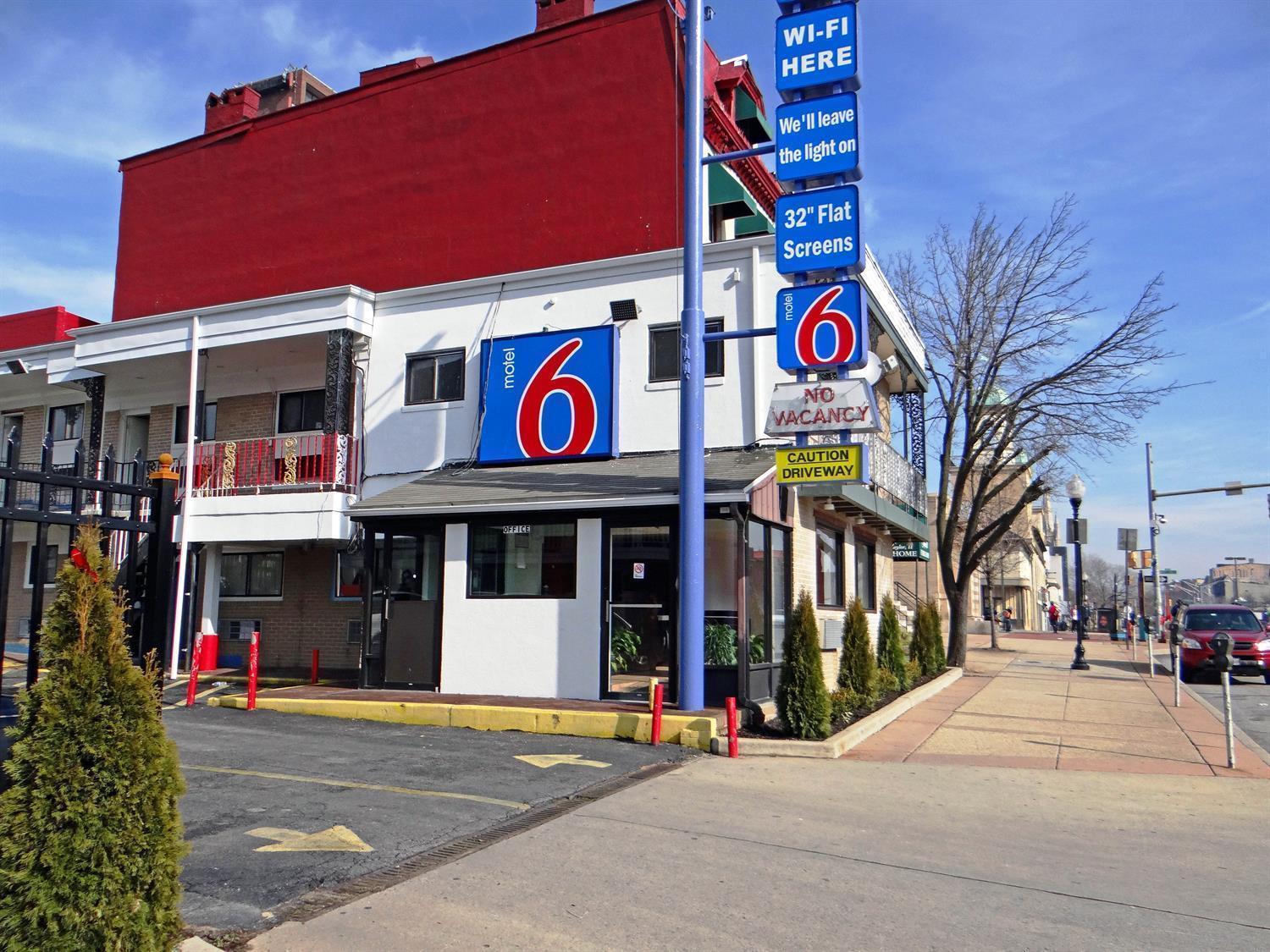 Motel 6 Baltimore MD photo 2