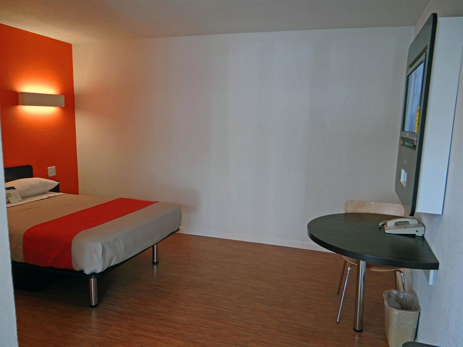 Motel 6 Baltimore MD photo 4