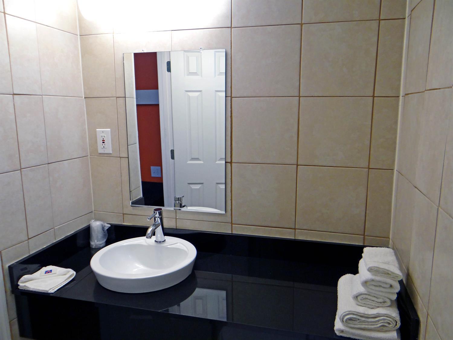Motel 6 Baltimore MD photo 6