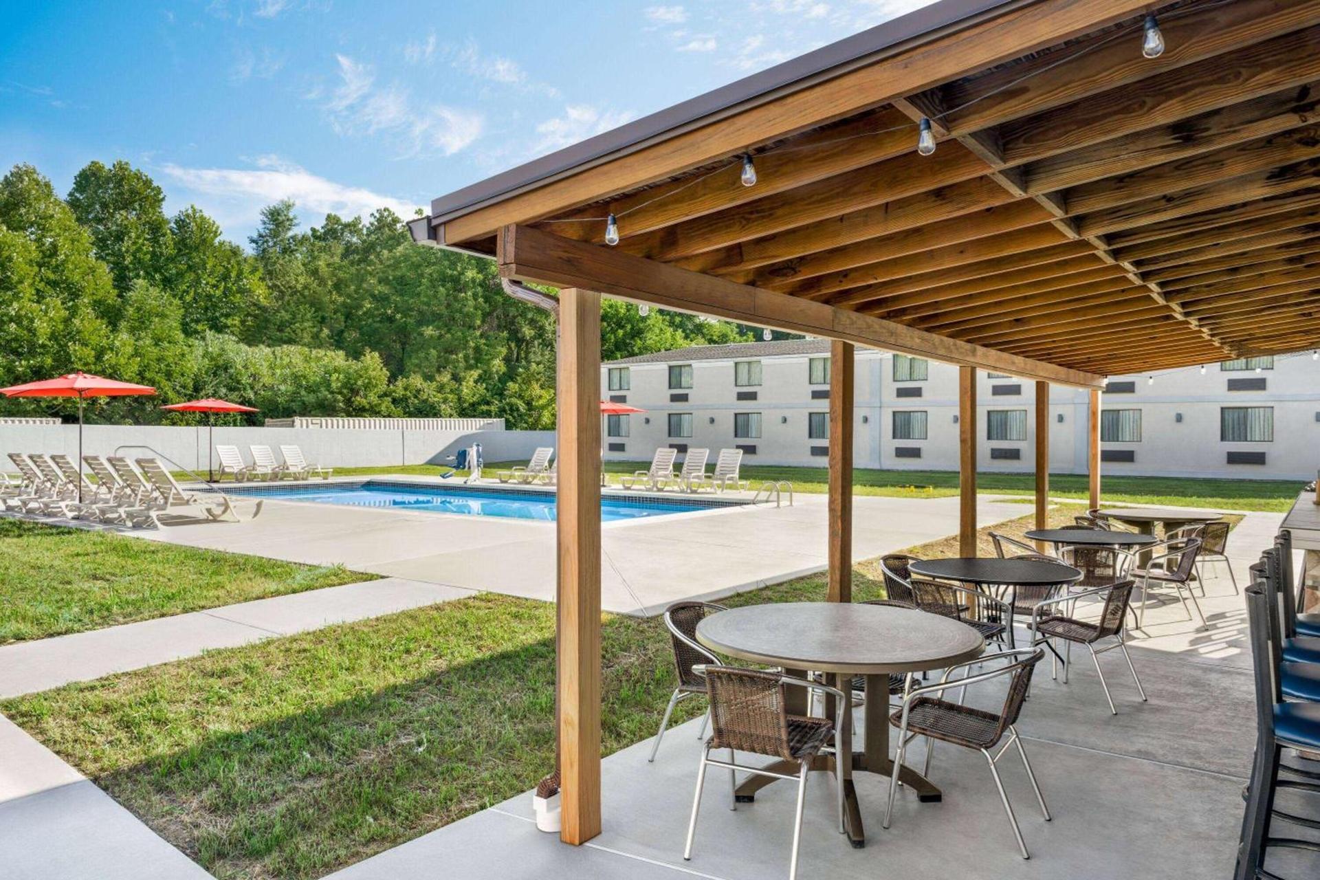 Ramada by Wyndham Allentown Bethlehem photo 9