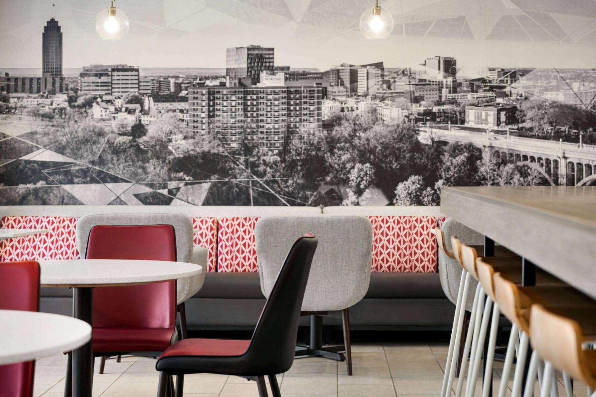 Ramada by Wyndham Allentown Bethlehem photo 12