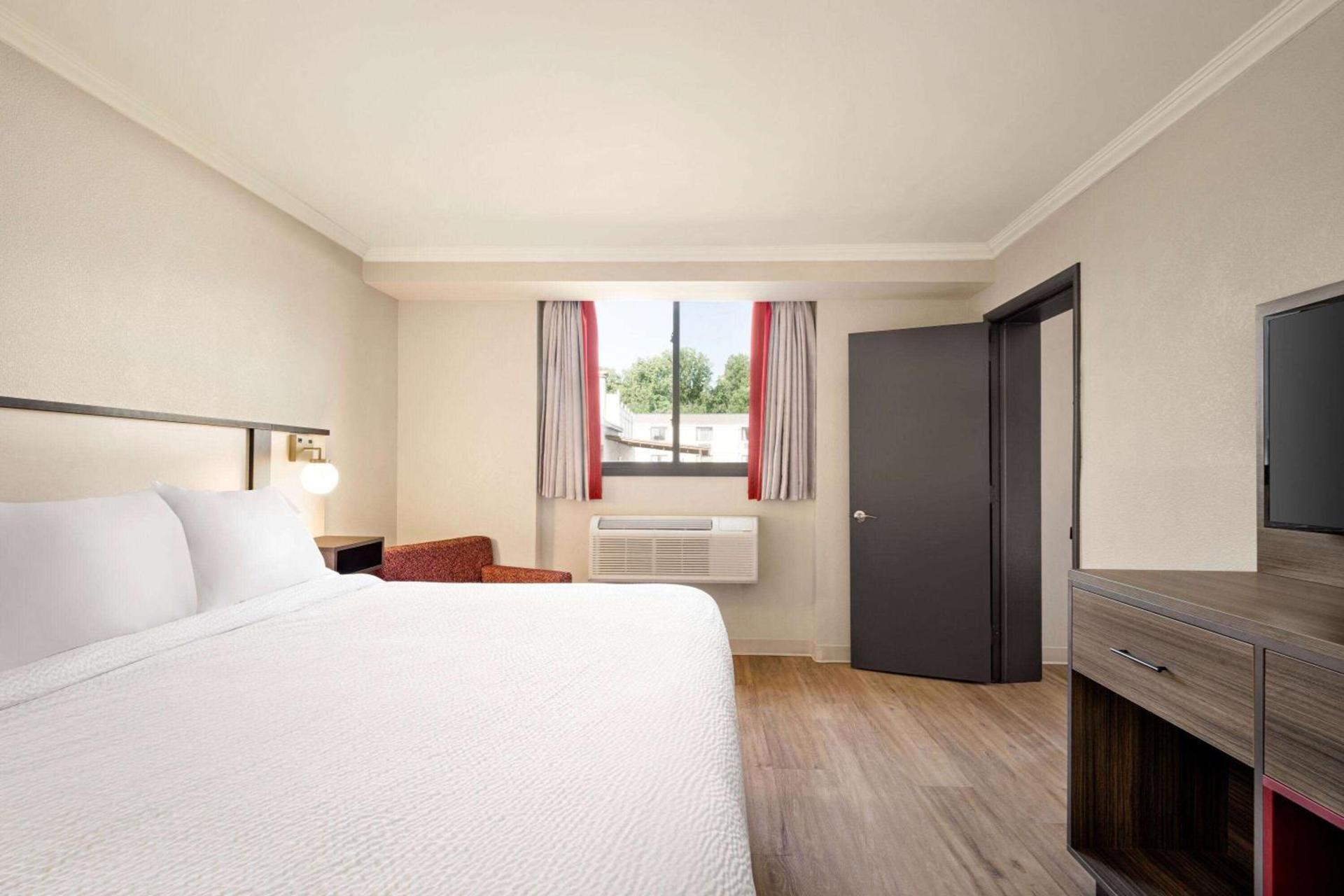 Ramada by Wyndham Allentown Bethlehem photo 18