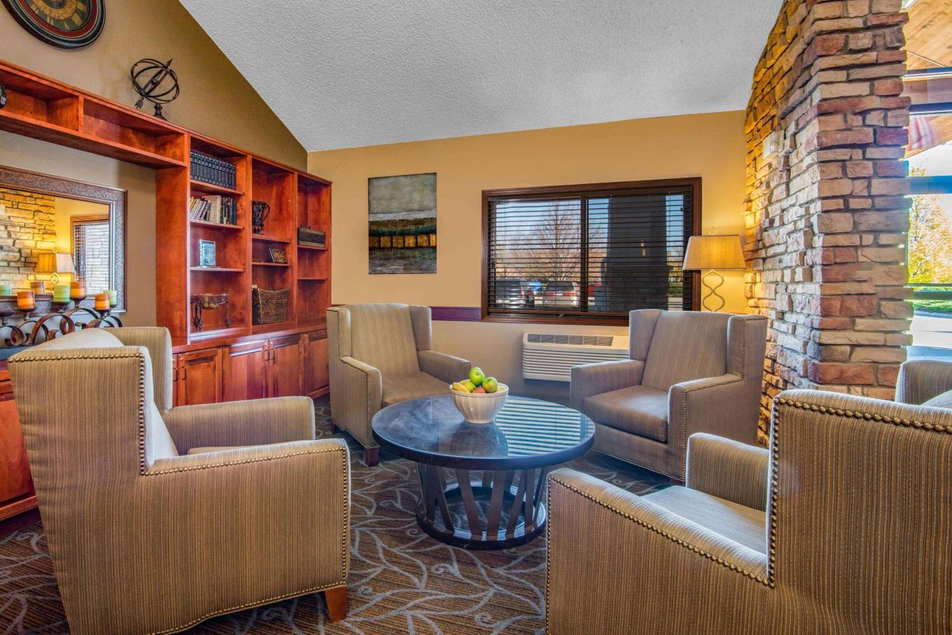 AmericInn by Wyndham Windsor Ft. Collins photo 6