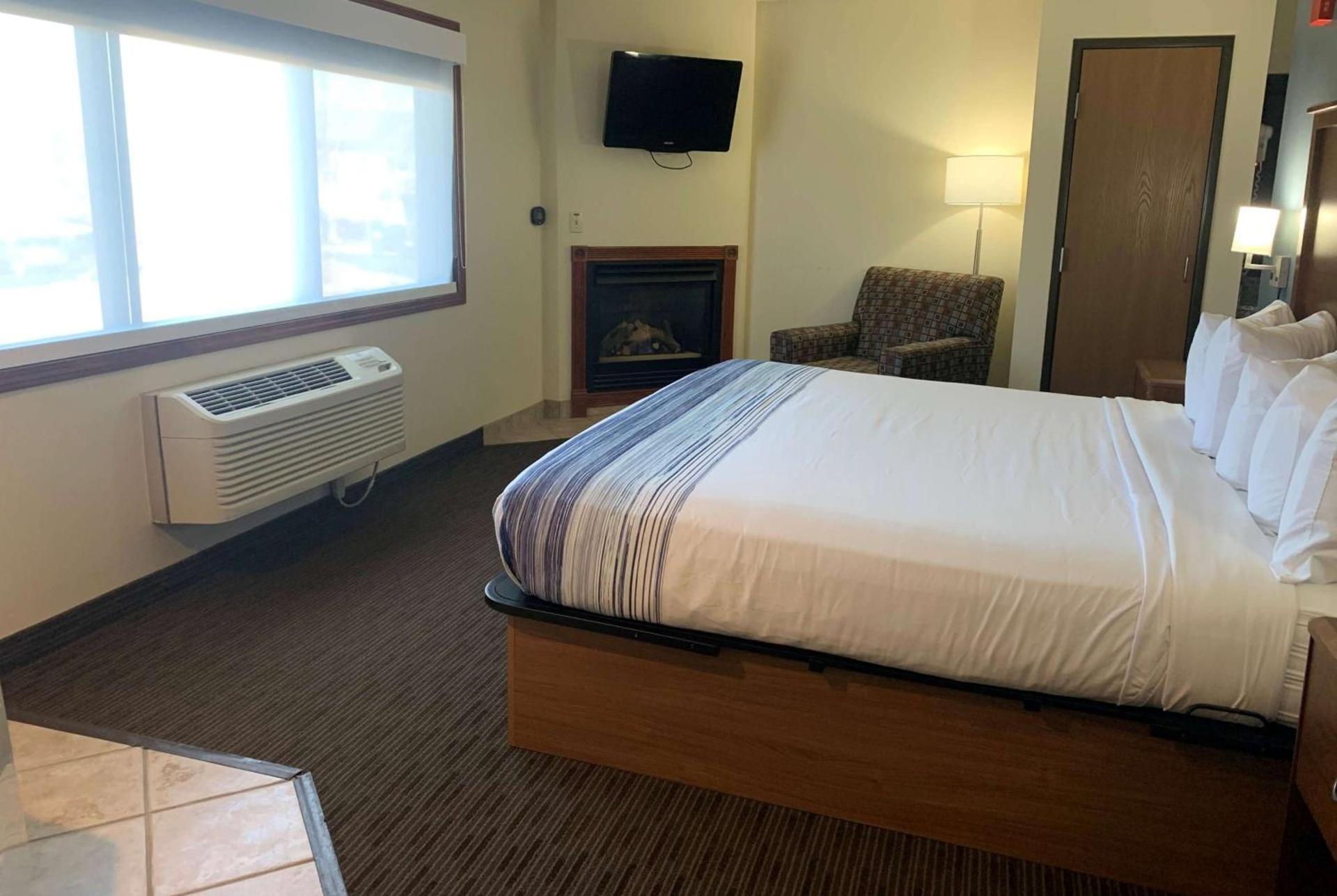 AmericInn by Wyndham Windsor Ft. Collins photo 13