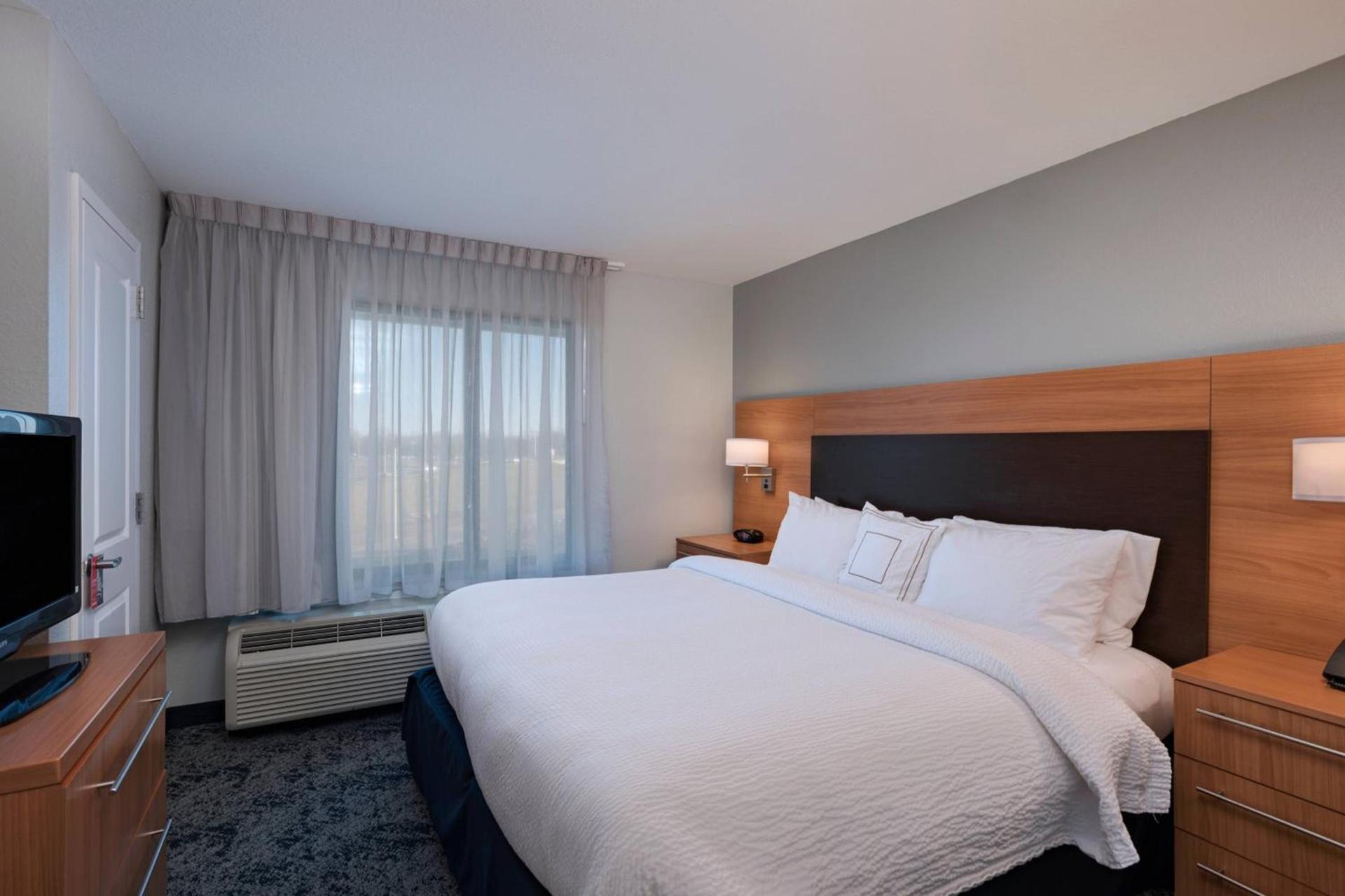 TownePlace Suites by Marriott Monroe photo 16