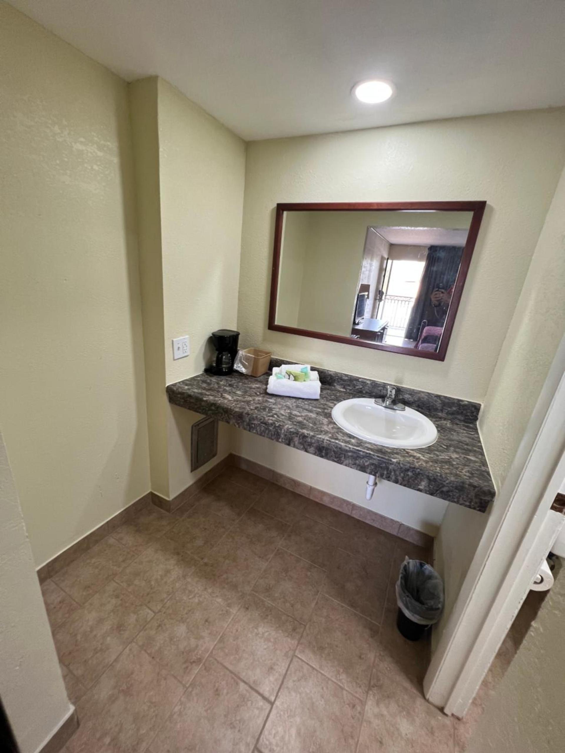 River Palm Hotel photo 20