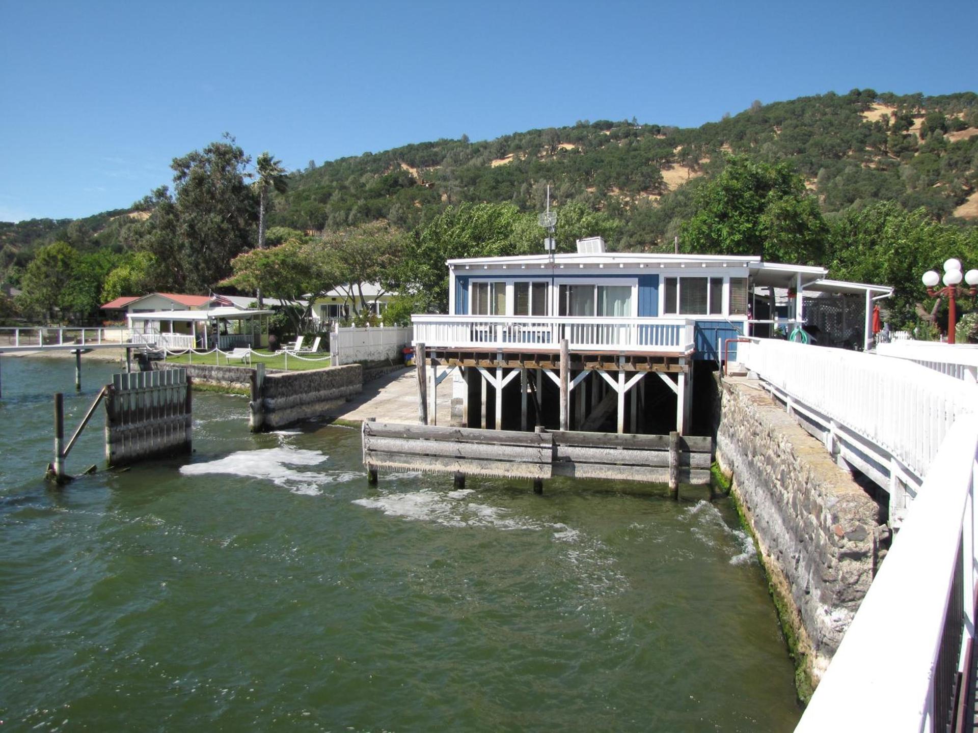 Lake Place Resort photo 41