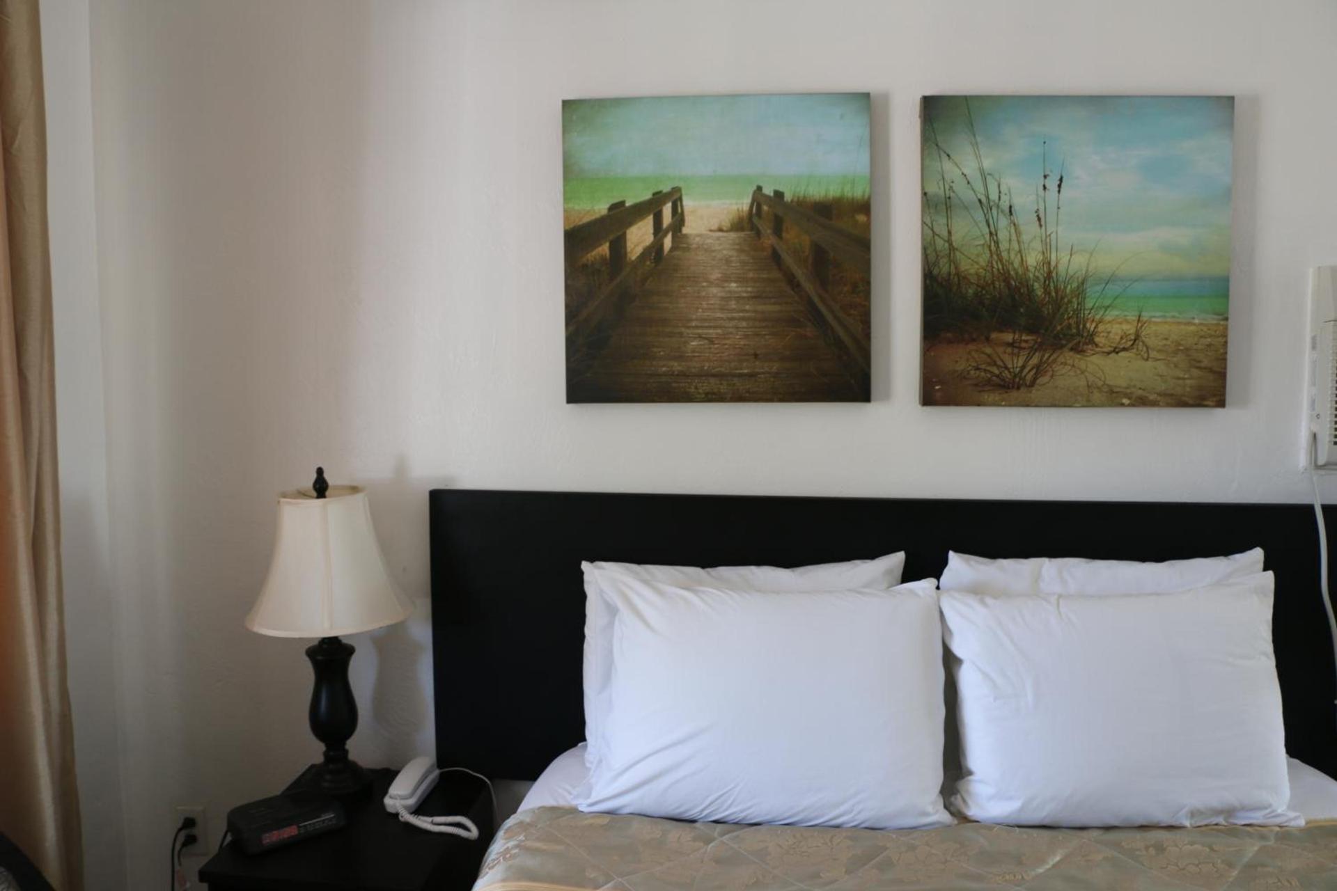 Breakaway Inn Guest House photo 42