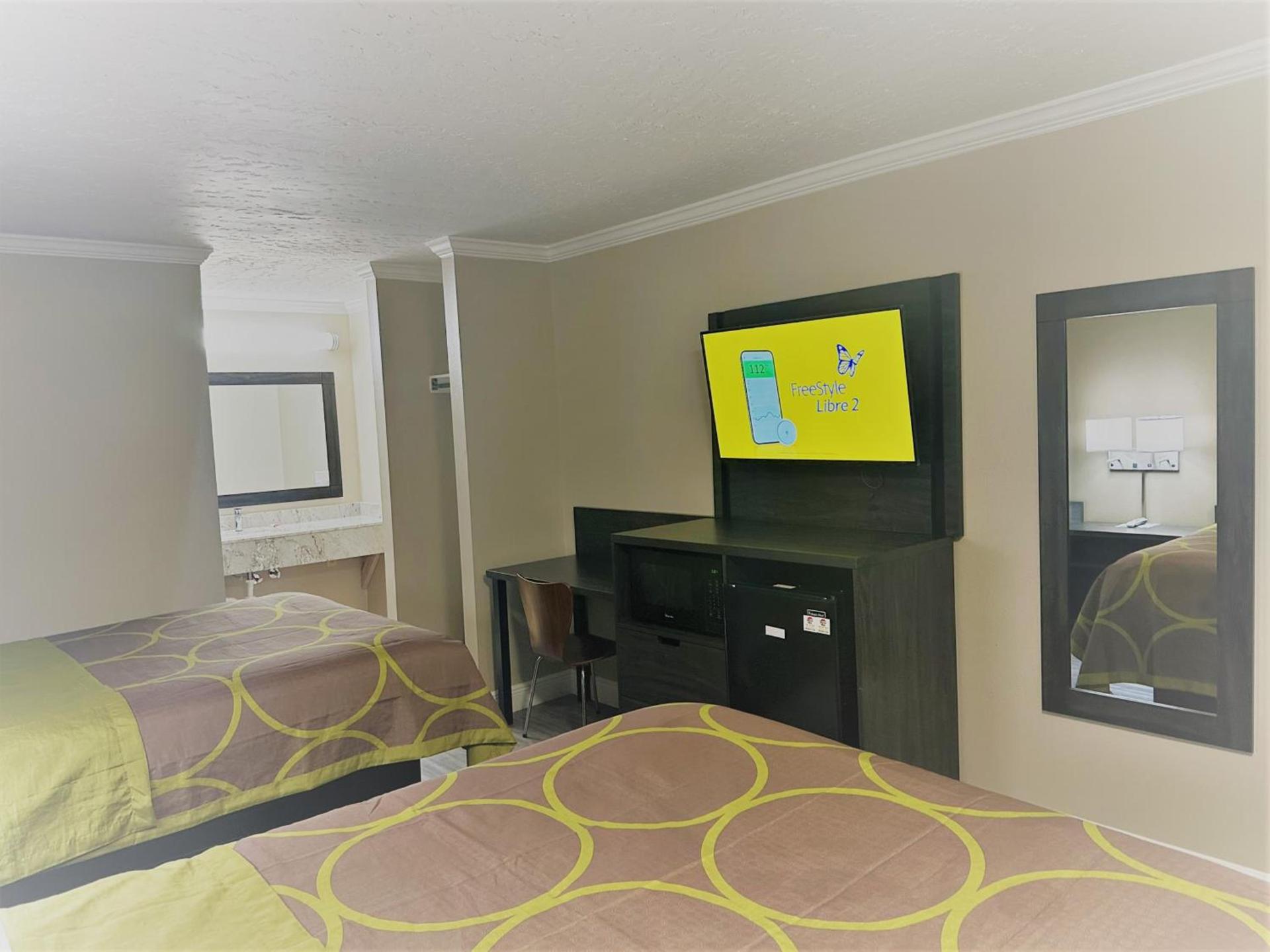 Super 8 by Wyndham Picayune photo 10