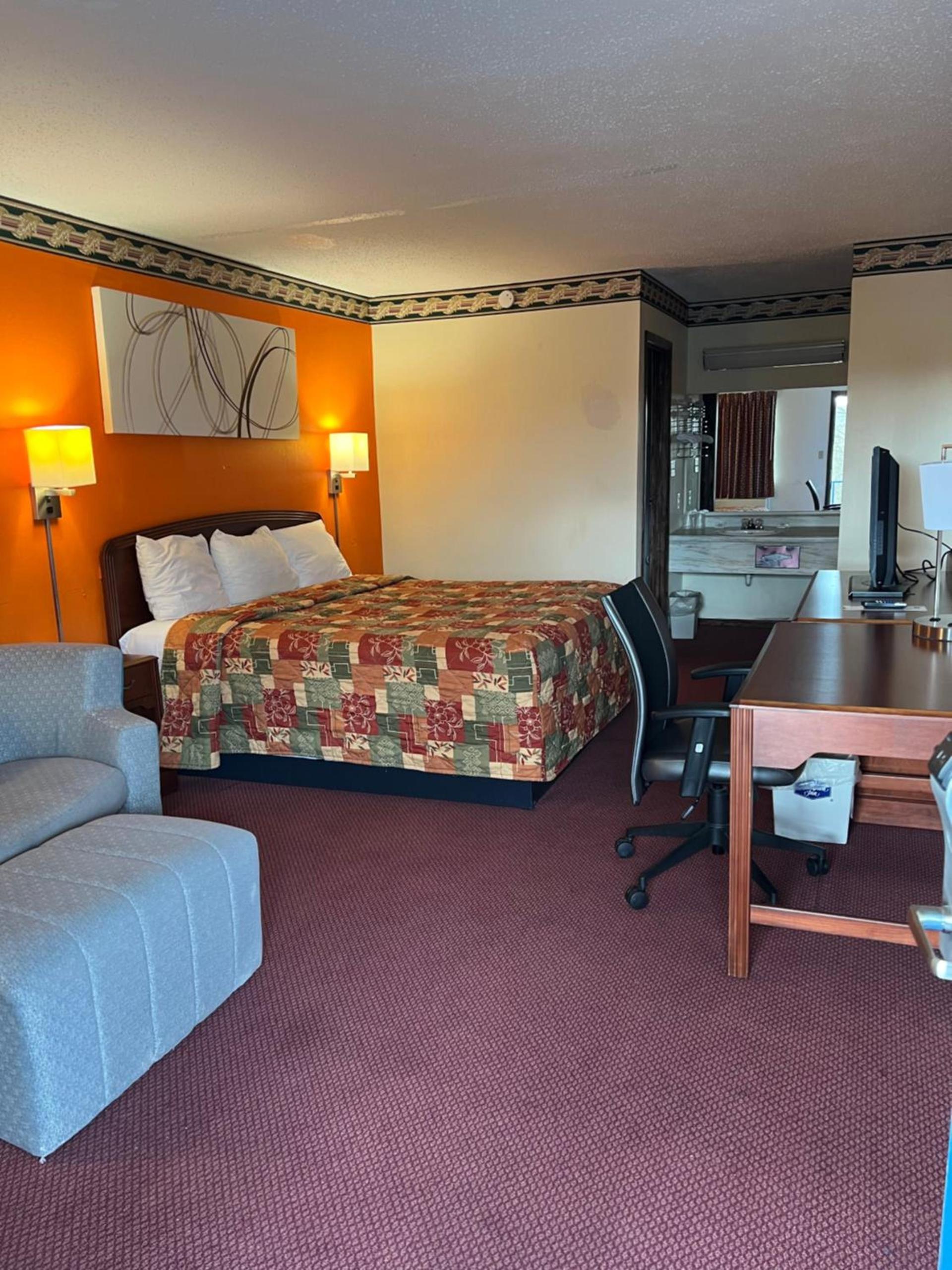 Lebanon Inn Motel photo 12
