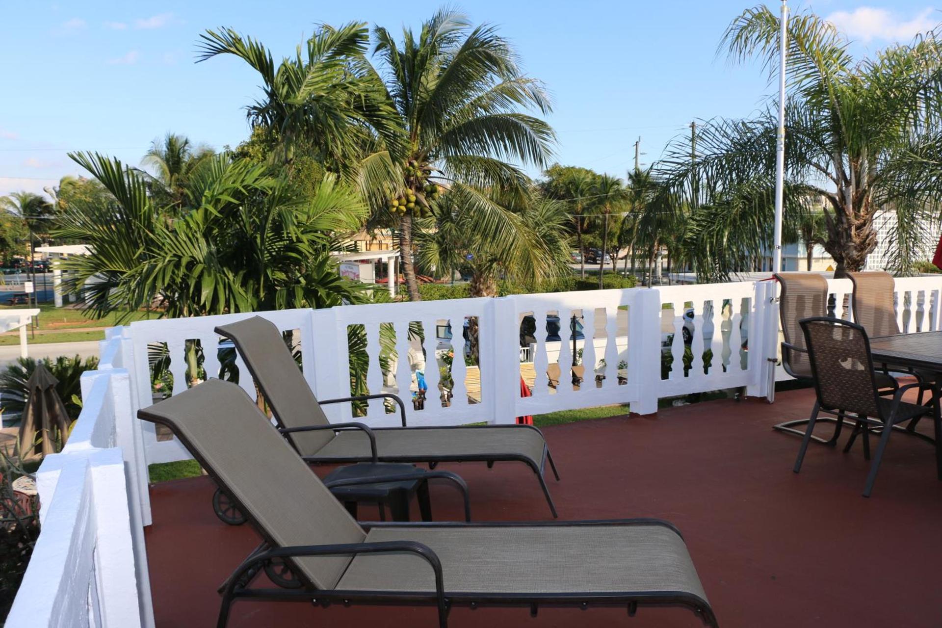 Breakaway Inn Guest House photo 46