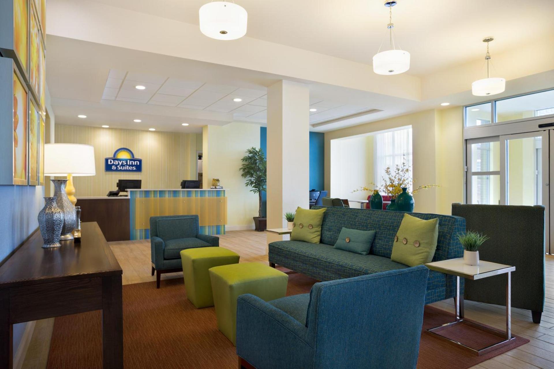 Days Inn & Suites by Wyndham Belmont photo 35
