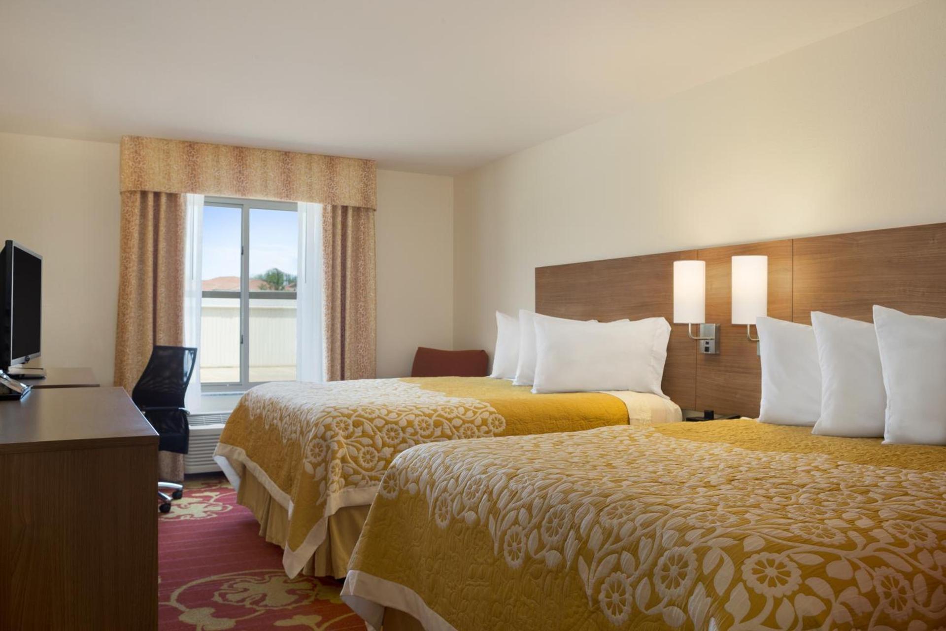 Days Inn & Suites by Wyndham Belmont photo 27