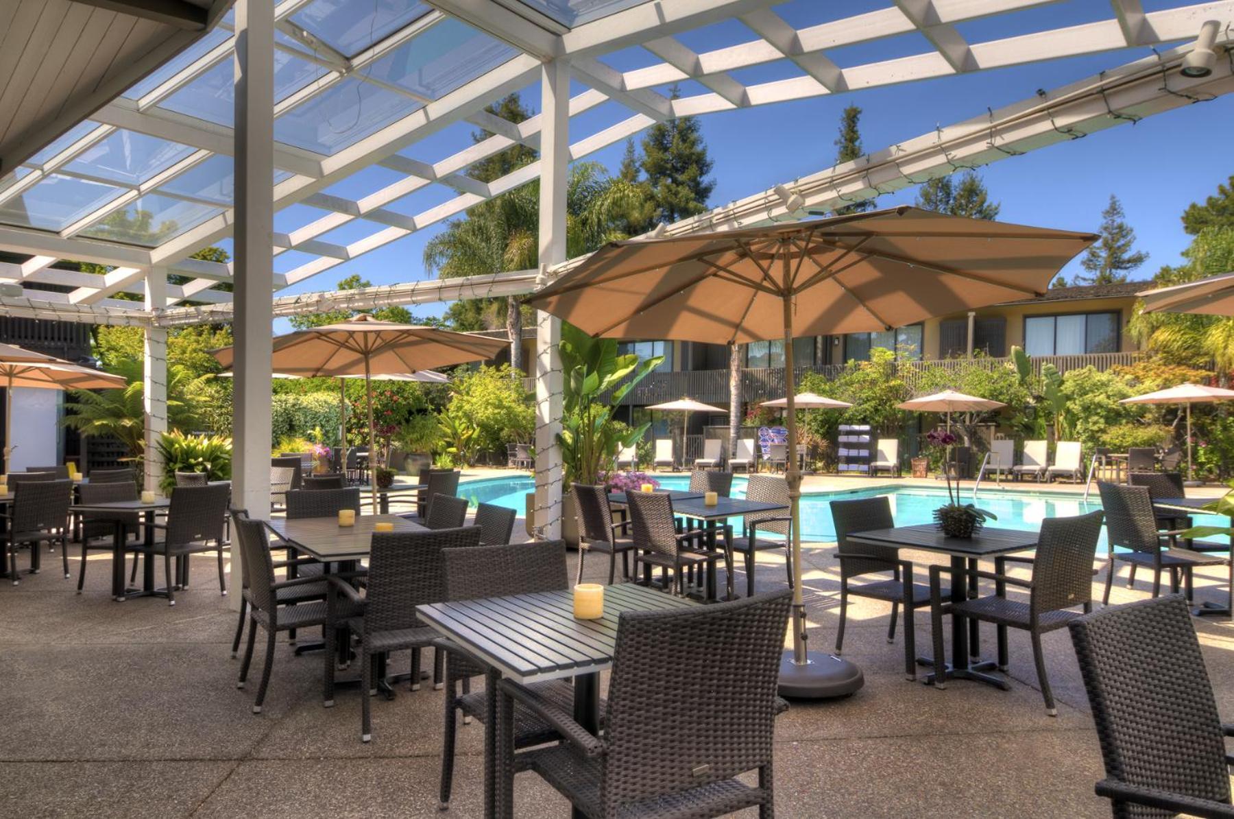 Dinah's Garden Hotel photo 4